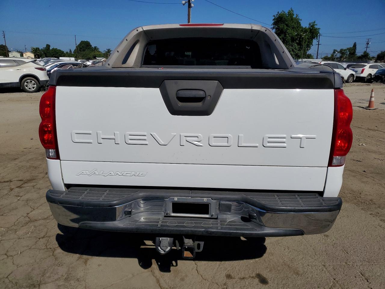 2003 Chevrolet Avalanche C1500 Белый vin: 3GNEC13T03G244201