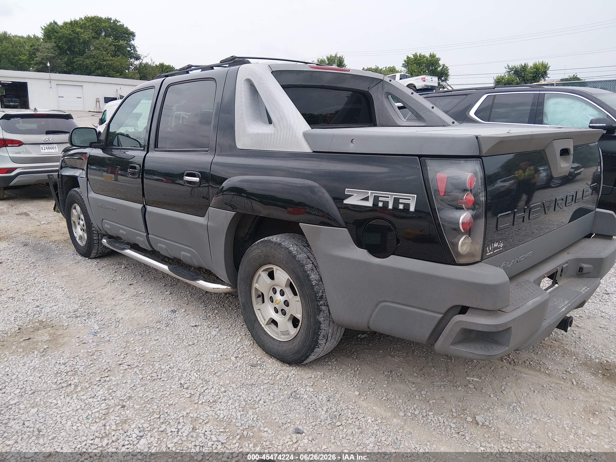 2002 Chevrolet Avalanche 1500   Black vin: 3GNEC13T22G231156