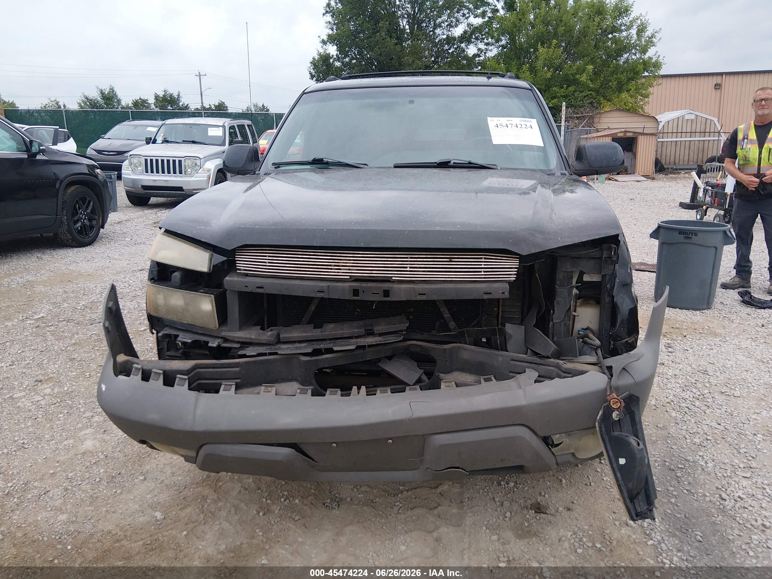 2002 Chevrolet Avalanche 1500   Black vin: 3GNEC13T22G231156