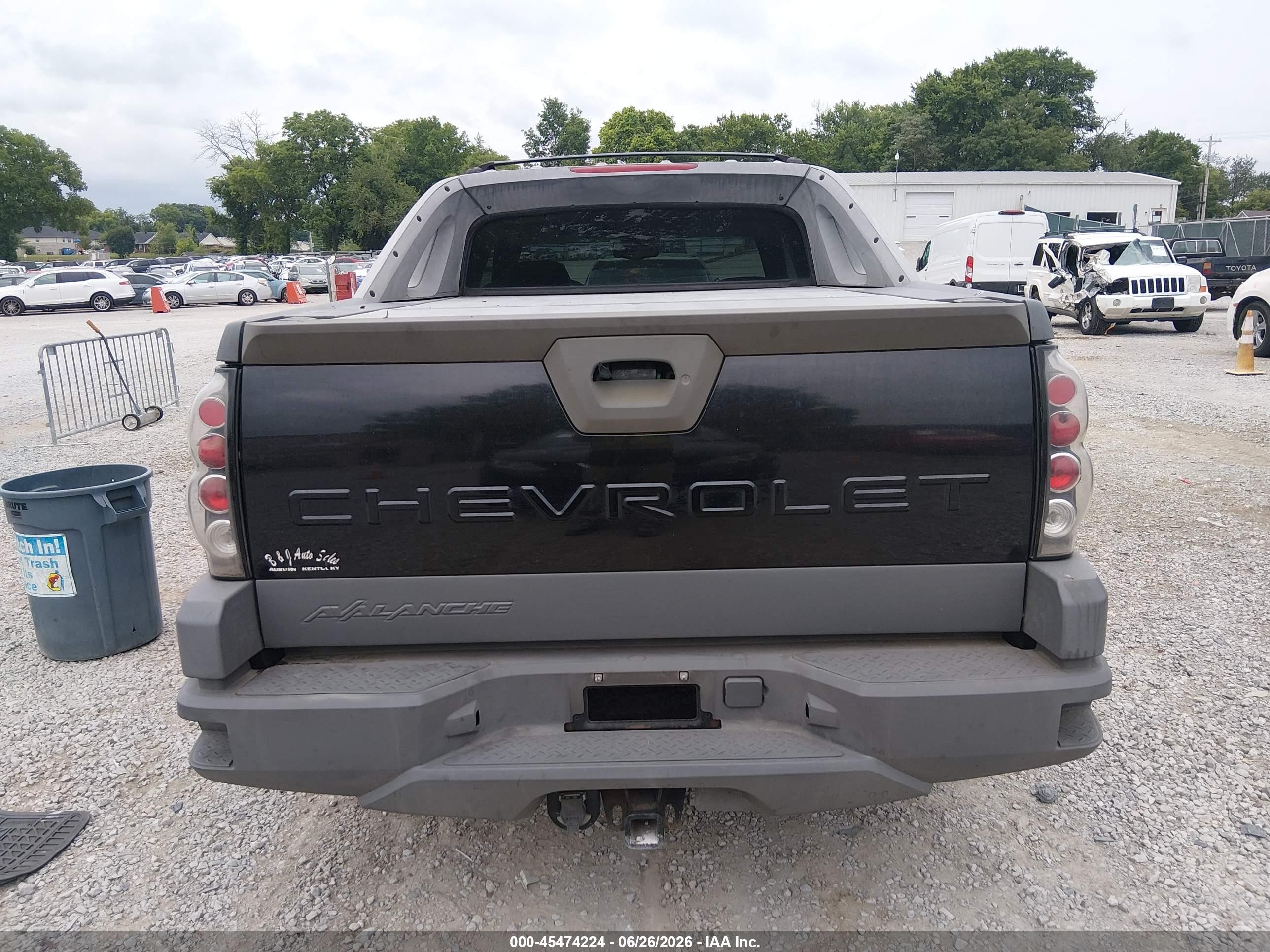 2002 Chevrolet Avalanche 1500   Black vin: 3GNEC13T22G231156