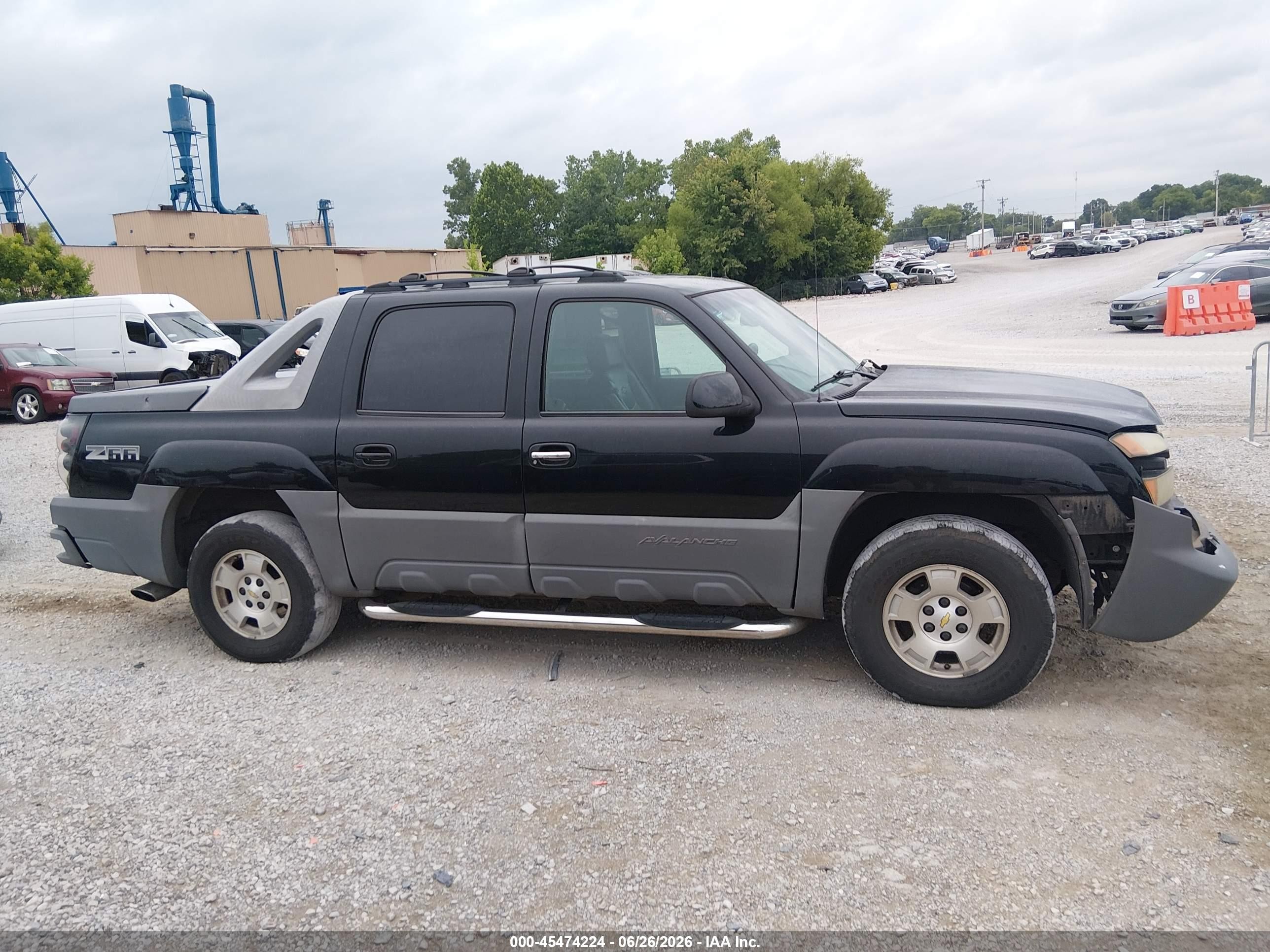 2002 Chevrolet Avalanche 1500   Black vin: 3GNEC13T22G231156