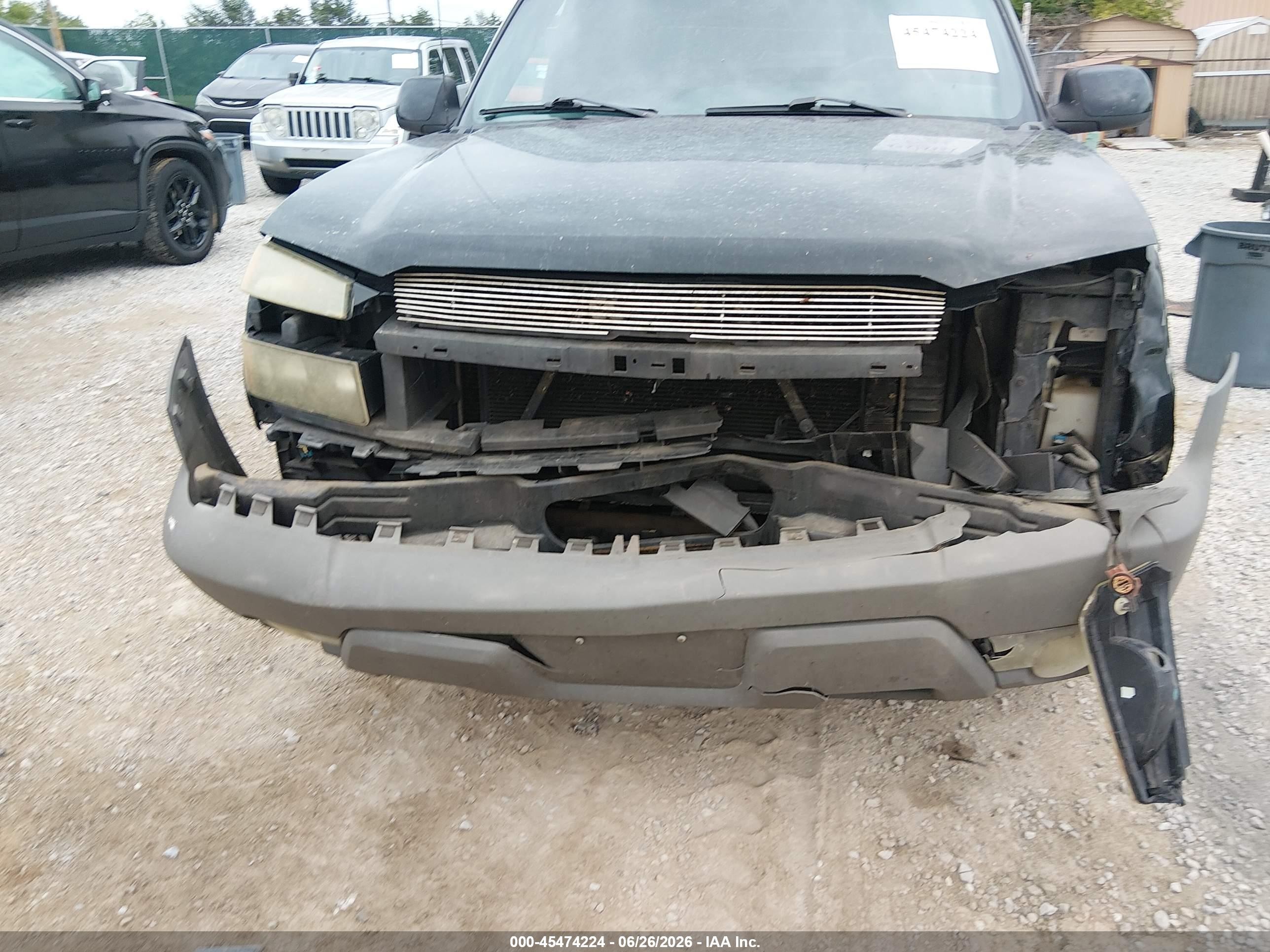 2002 Chevrolet Avalanche 1500   Black vin: 3GNEC13T22G231156