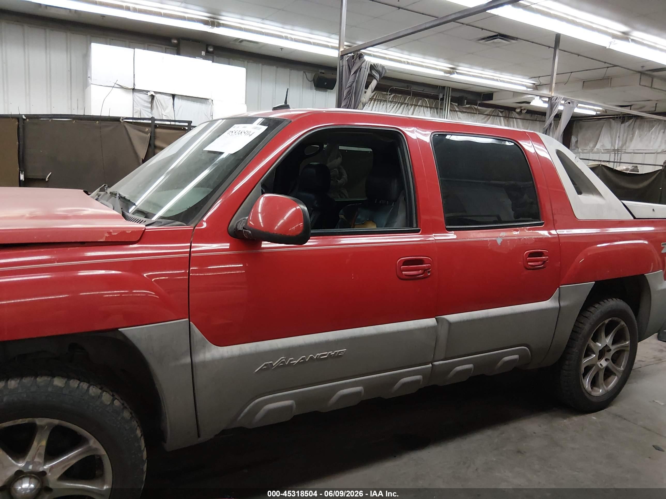 2002 Chevrolet Avalanche 1500   Красный vin: 3GNEC13T22G332049