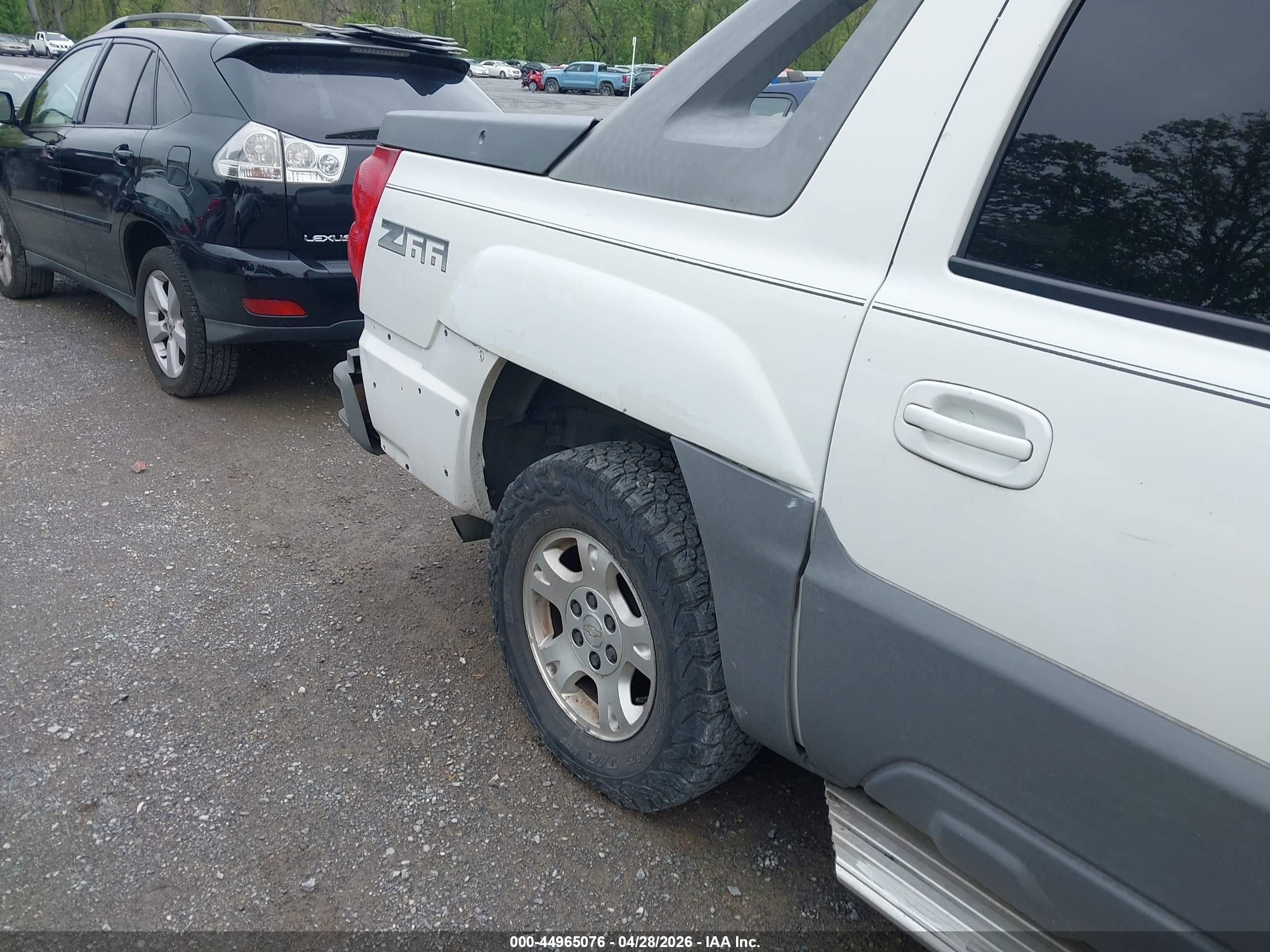 2002 Chevrolet Avalanche 1500   Белый vin: 3GNEC13T32G160467