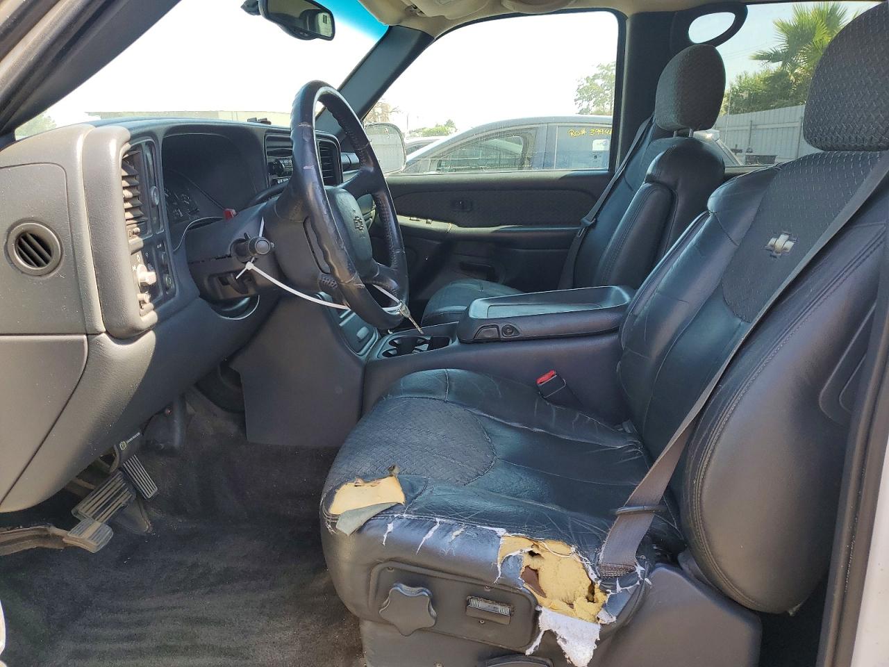 2002 Chevrolet Avalanche C1500 Белый vin: 3GNEC13T32G224541