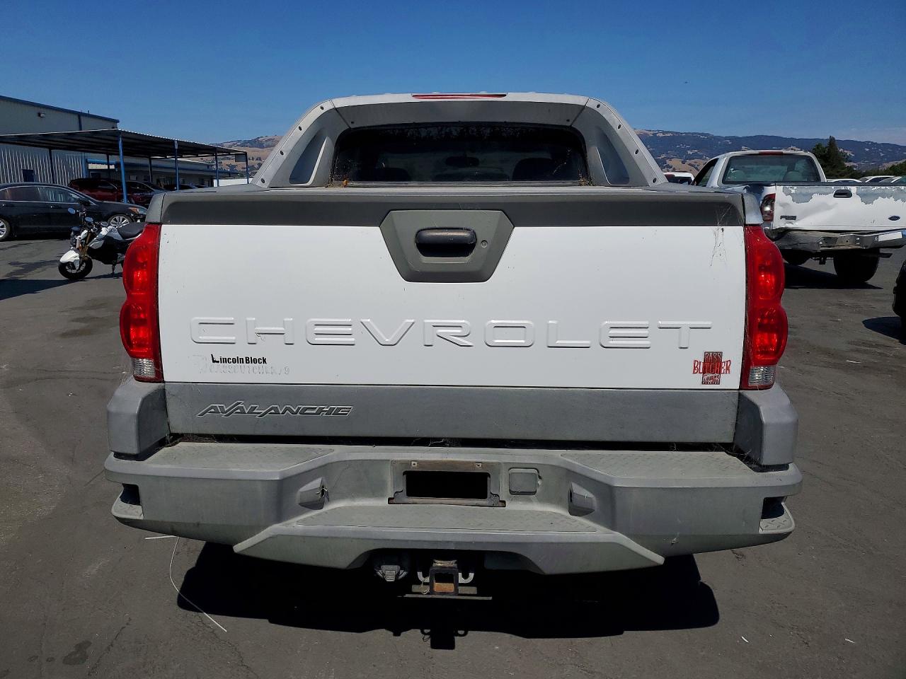 2002 Chevrolet Avalanche C1500 Белый vin: 3GNEC13T32G224541