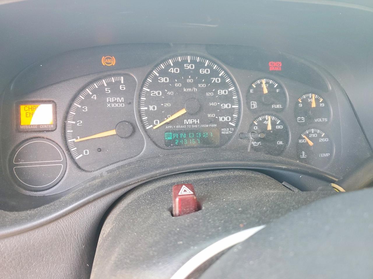 2002 Chevrolet Avalanche C1500 Red vin: 3GNEC13T32G335672