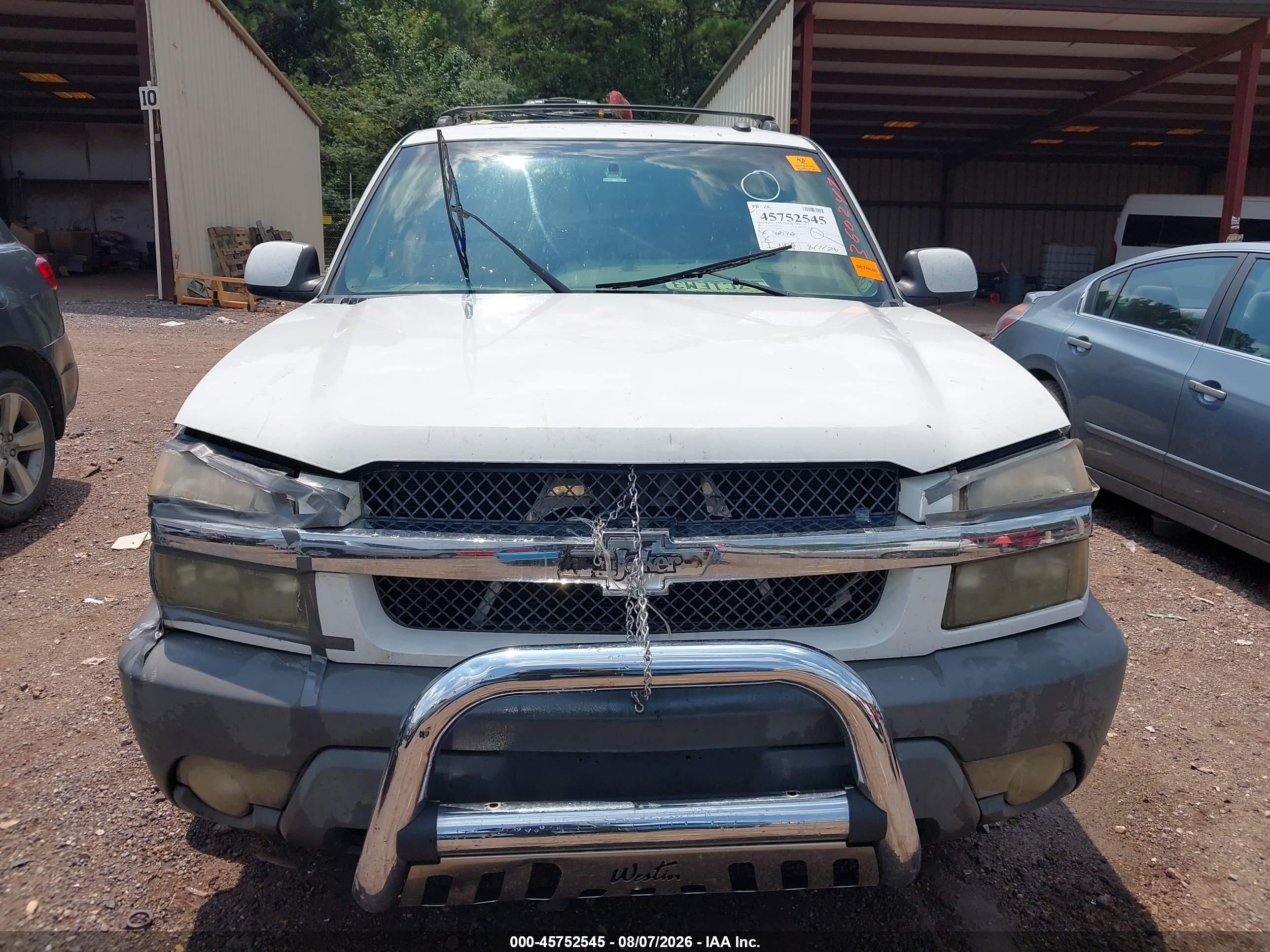 2002 Chevrolet Avalanche 1500   White vin: 3GNEC13T32G360247