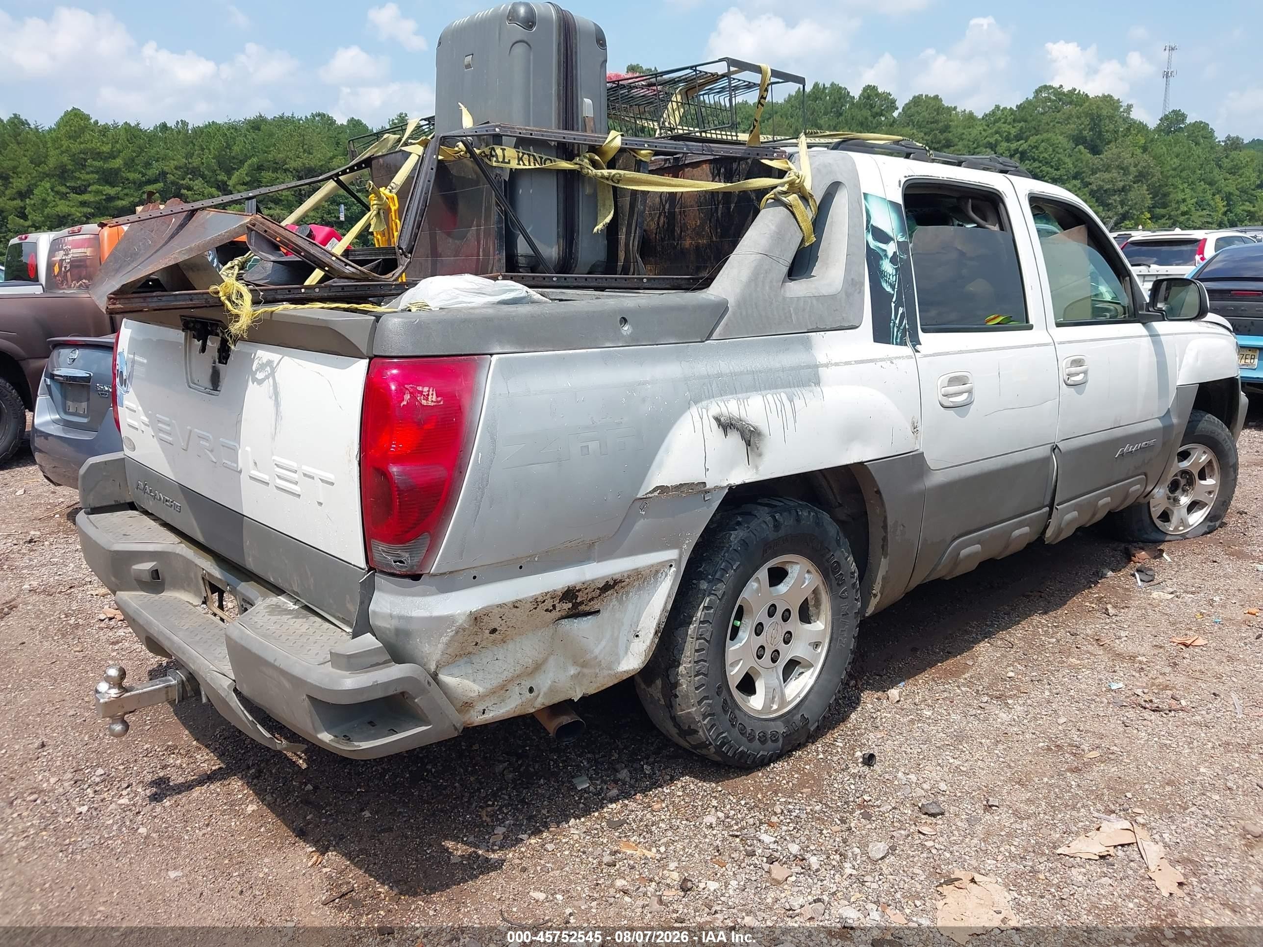 2002 Chevrolet Avalanche 1500   White vin: 3GNEC13T32G360247