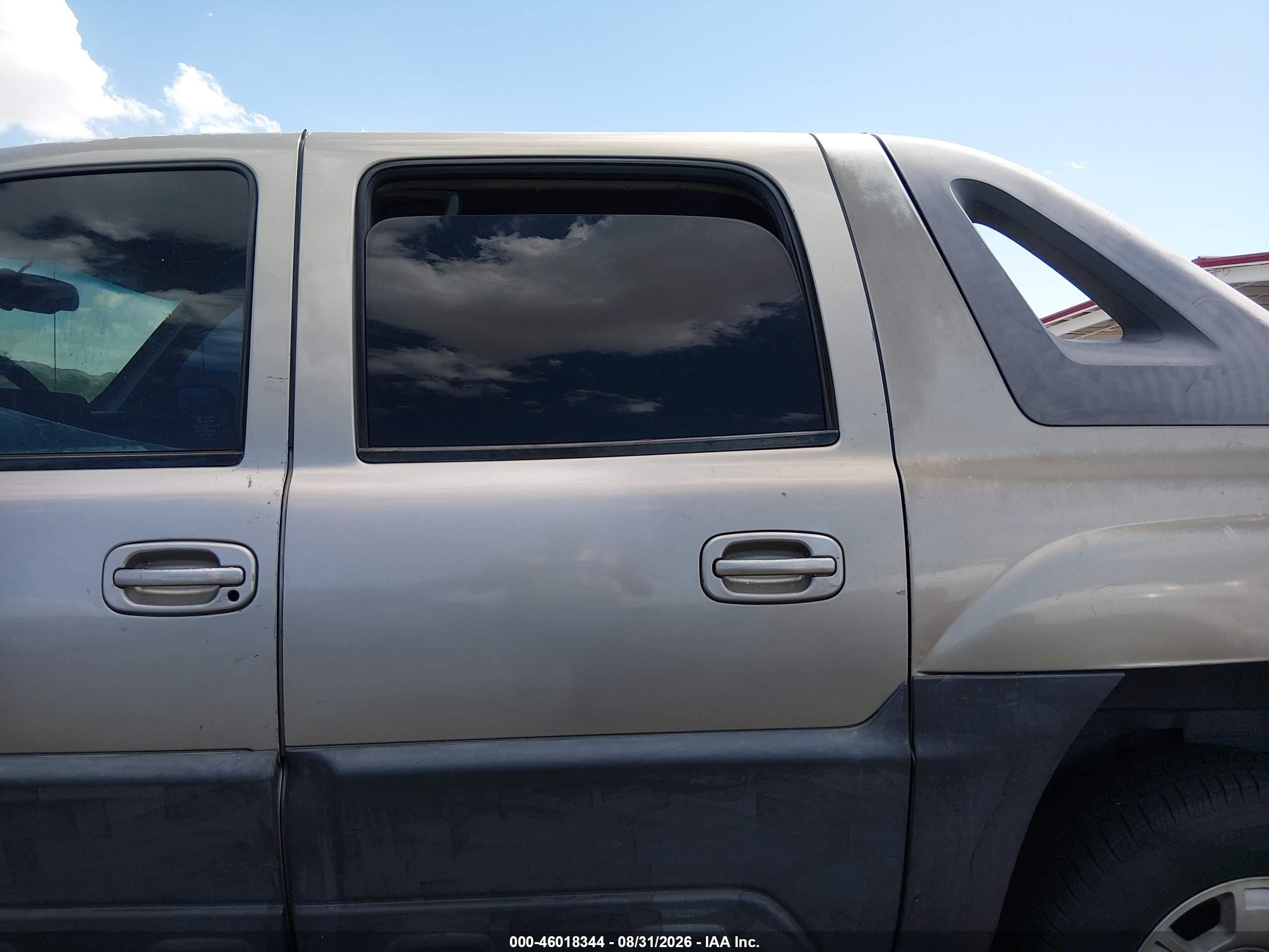 2003 Chevrolet Avalanche 1500   Gold vin: 3GNEC13T33G137093