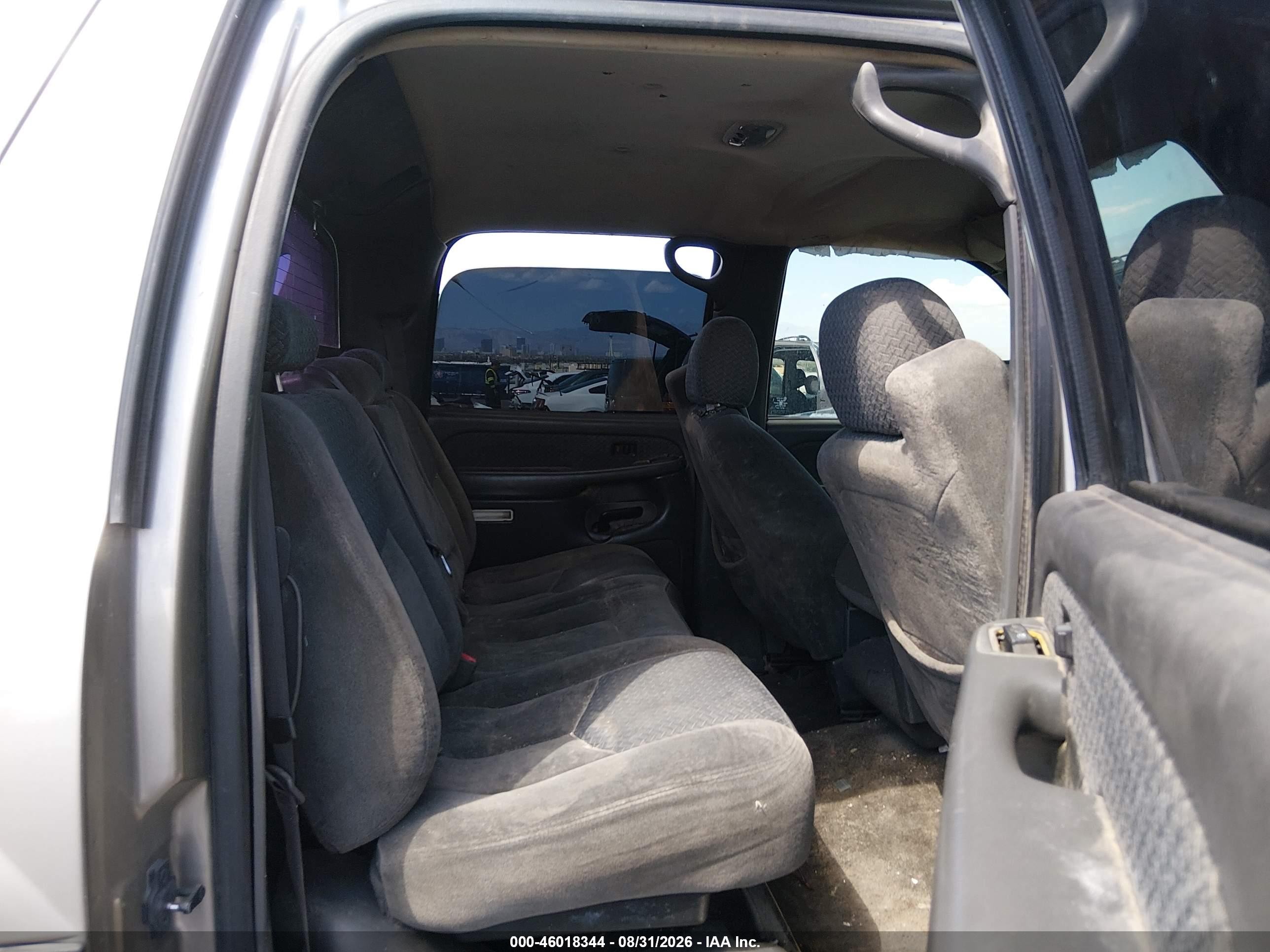 2003 Chevrolet Avalanche 1500   Gold vin: 3GNEC13T33G137093