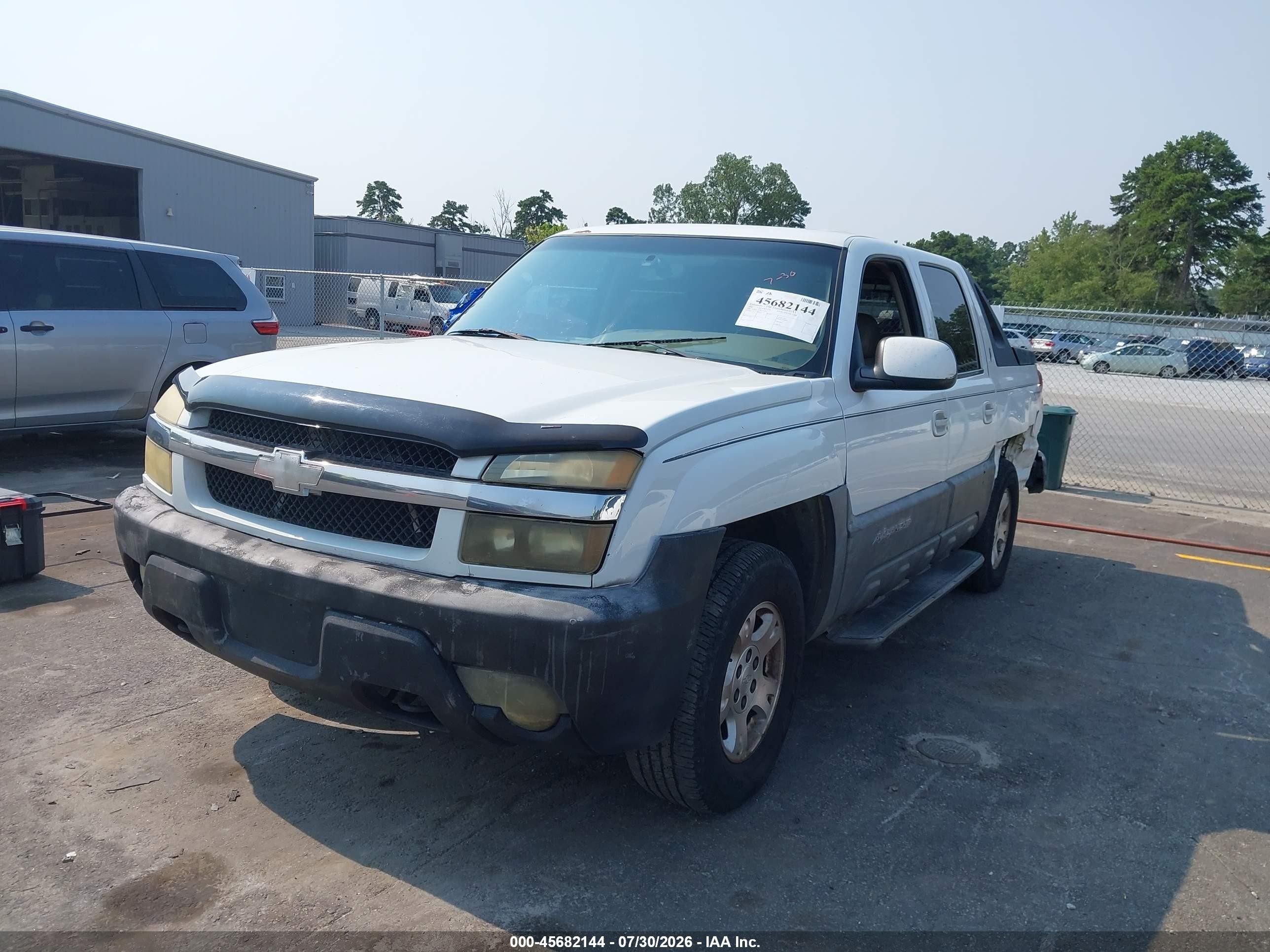2003 Chevrolet Avalanche 1500   White vin: 3GNEC13T43G136812