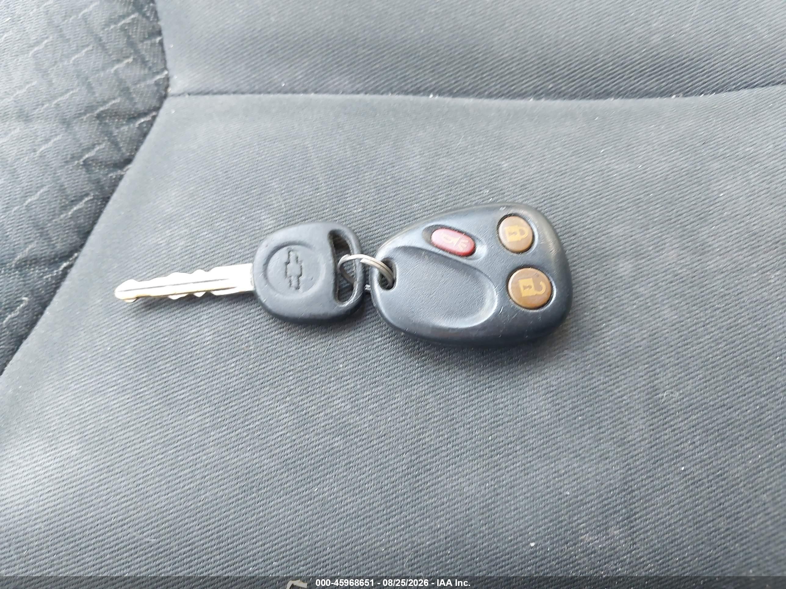 2003 Chevrolet Avalanche 1500   Gray vin: 3GNEC13T43G341921