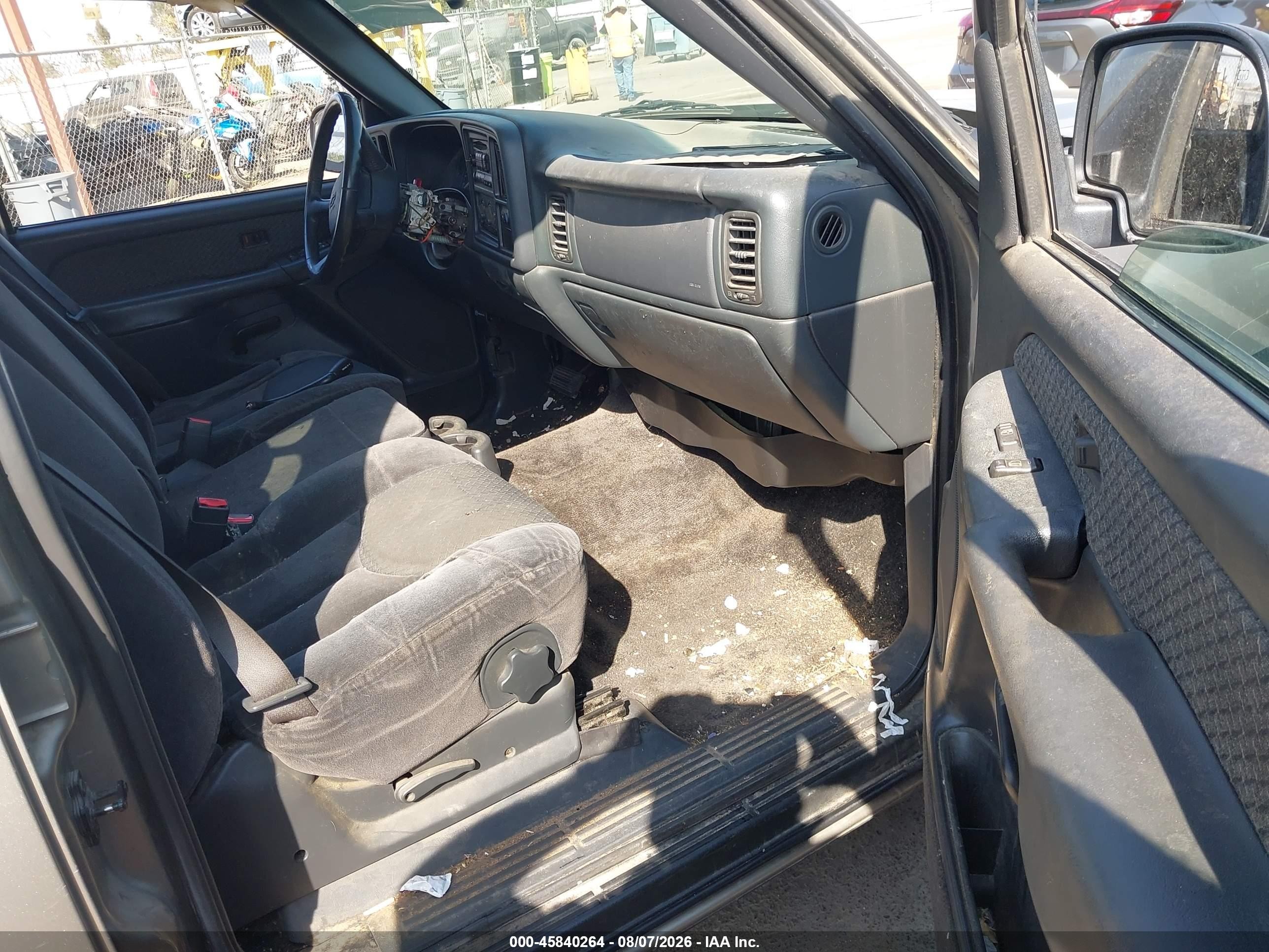 2002 Chevrolet Avalanche 1500   Champagne vin: 3GNEC13T52G127521
