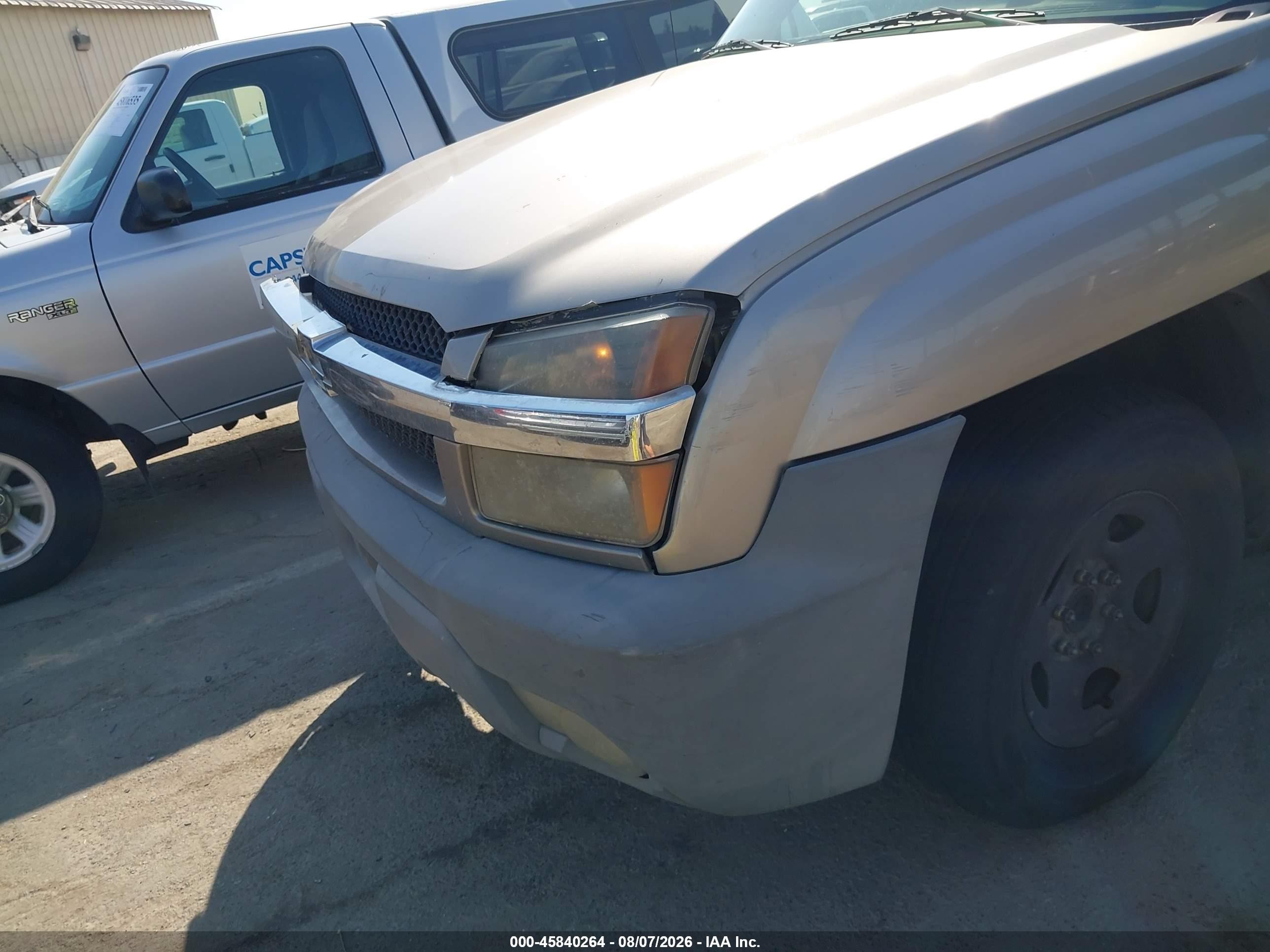 2002 Chevrolet Avalanche 1500   Champagne vin: 3GNEC13T52G127521