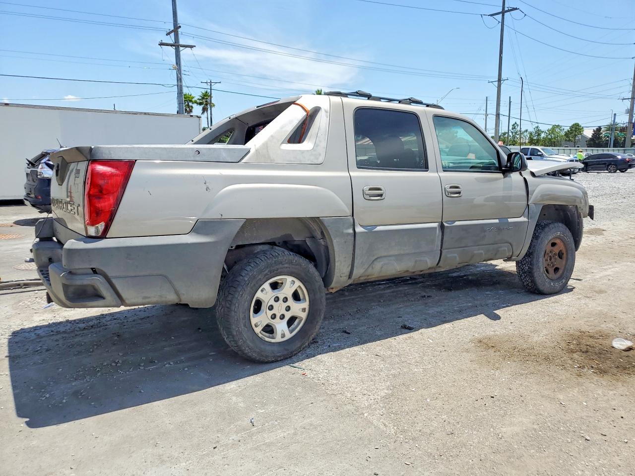 2002 Chevrolet Avalanche C1500 Золотой vin: 3GNEC13T52G244709