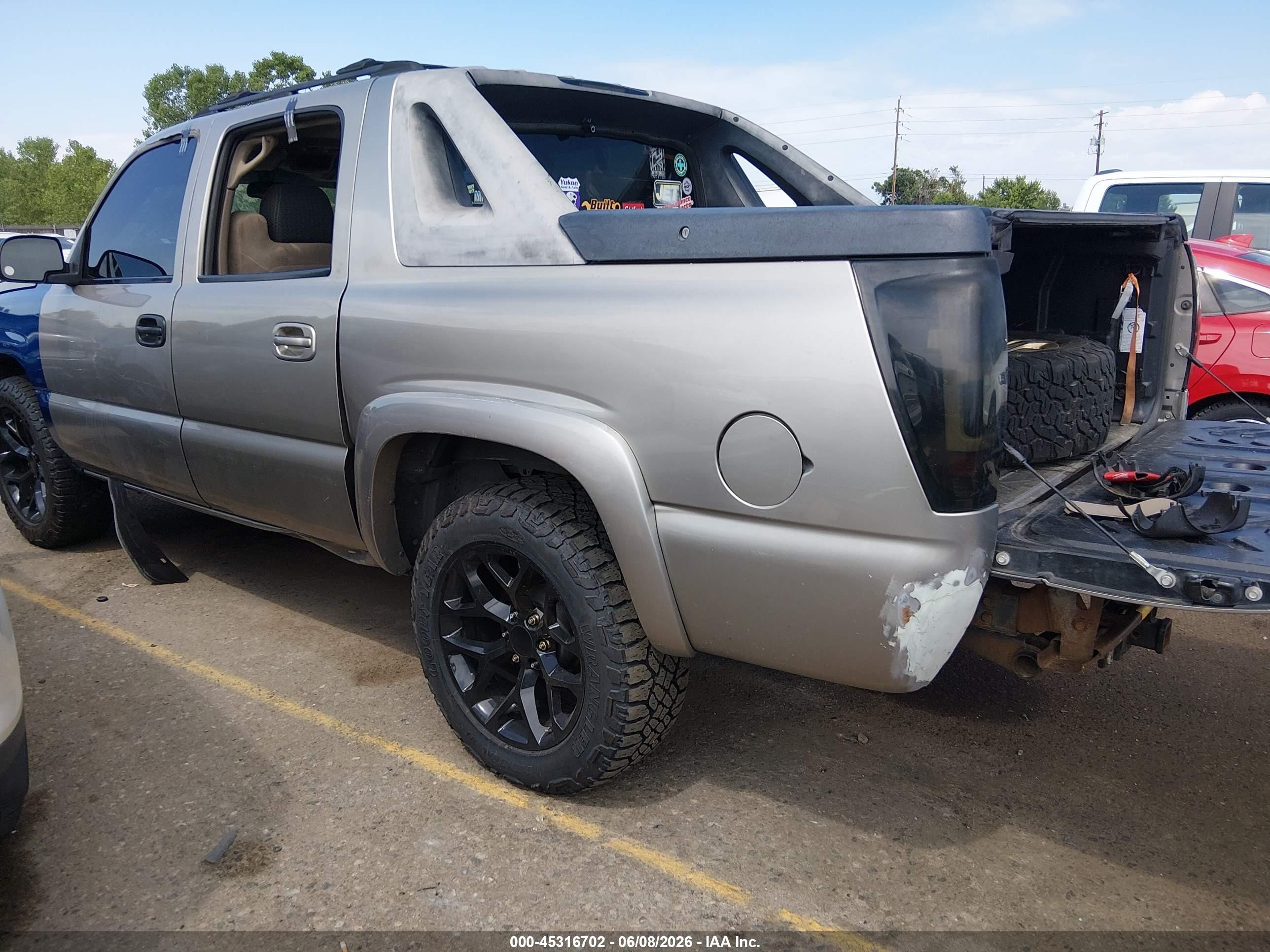 2003 Chevrolet Avalanche 1500   Gold vin: 3GNEC13T63G315899
