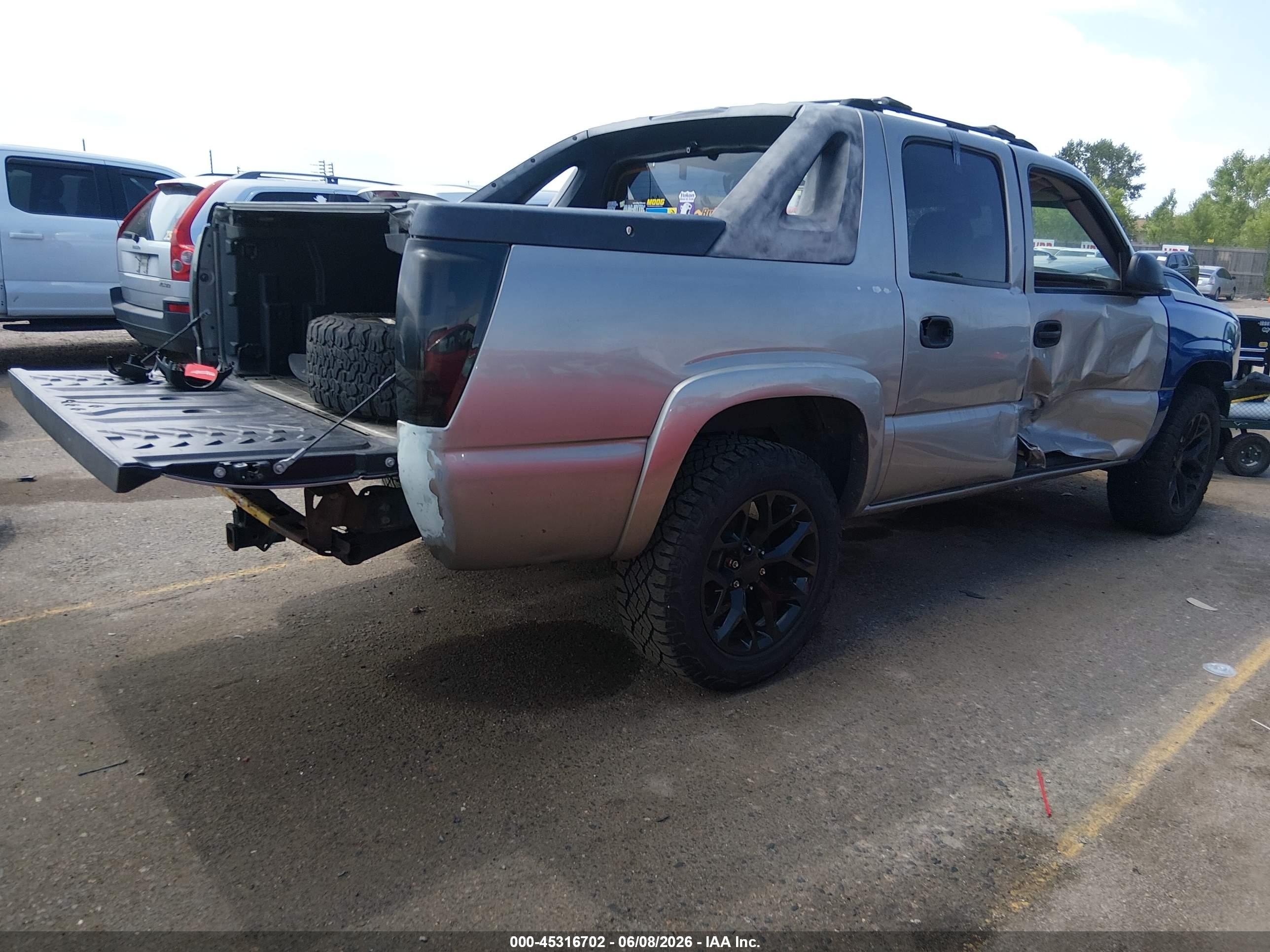 2003 Chevrolet Avalanche 1500   Gold vin: 3GNEC13T63G315899
