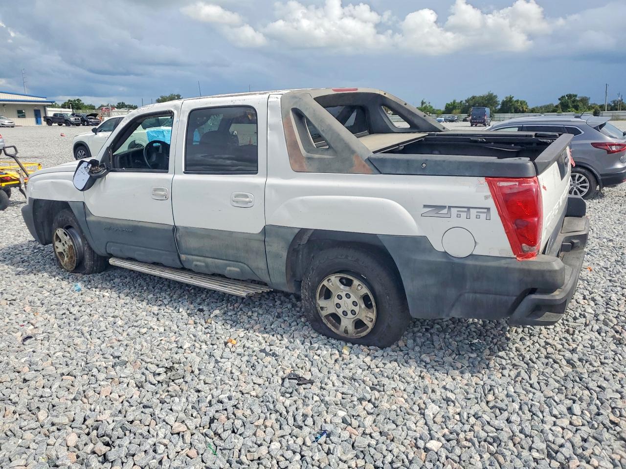 2003 Chevrolet Avalanche C1500 White vin: 3GNEC13T73G144192