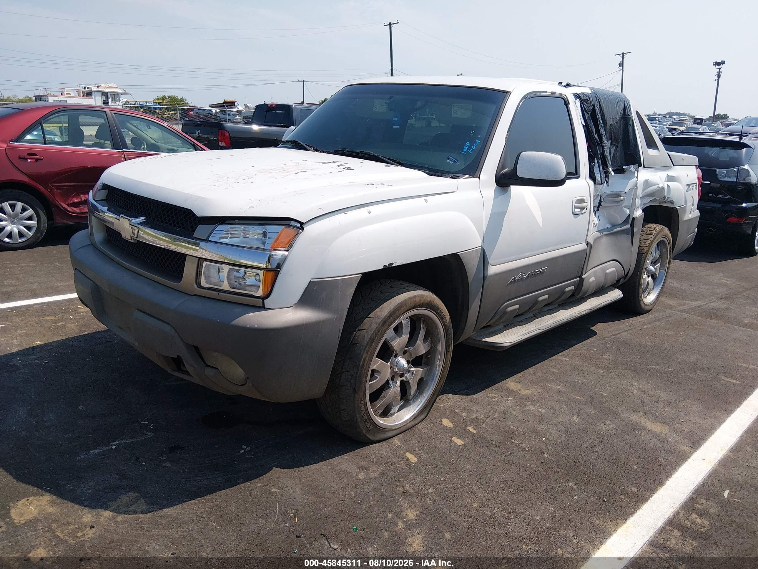 2002 Chevrolet Avalanche 1500   White vin: 3GNEC13T82G199491