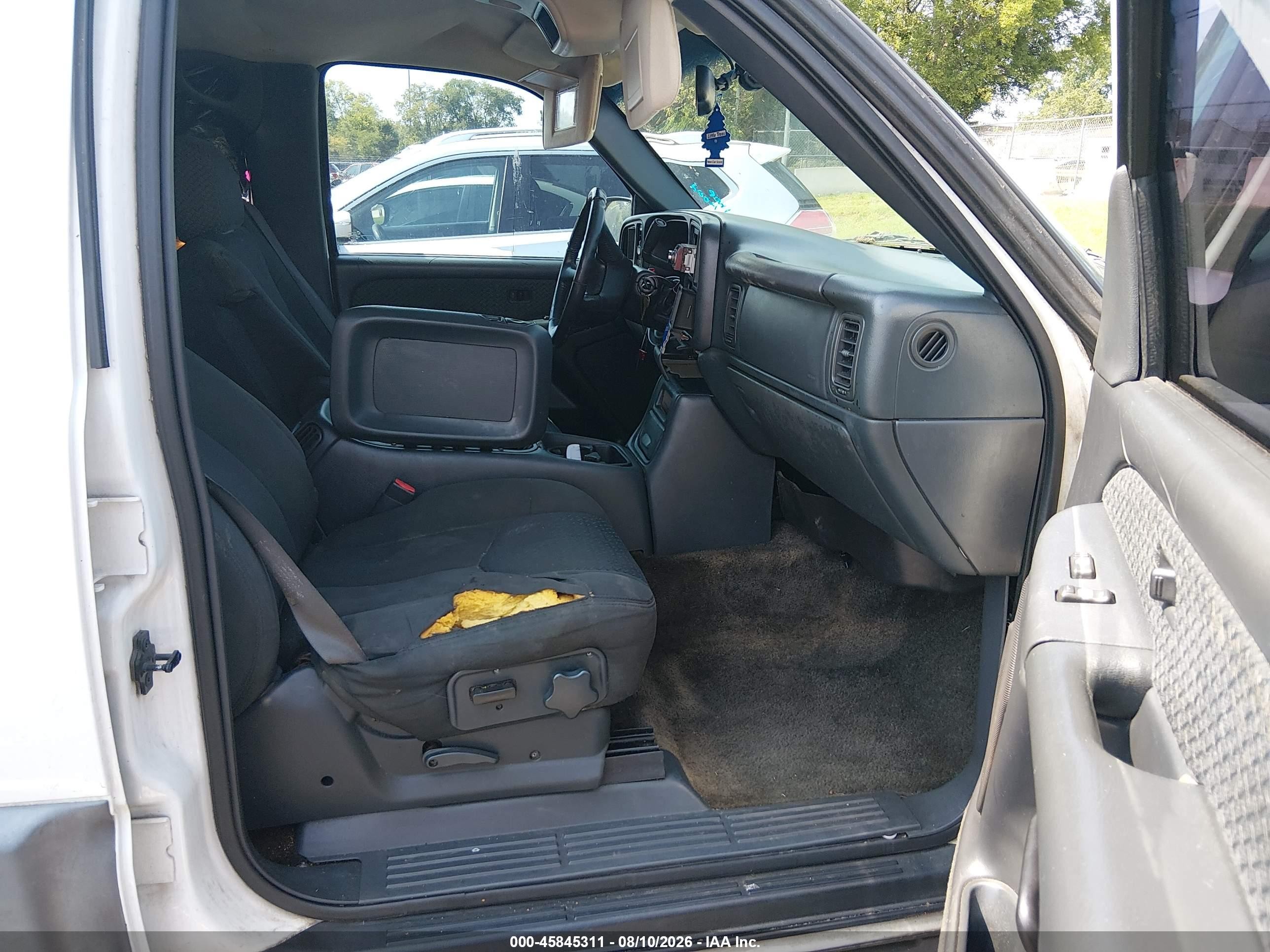 2002 Chevrolet Avalanche 1500   White vin: 3GNEC13T82G199491