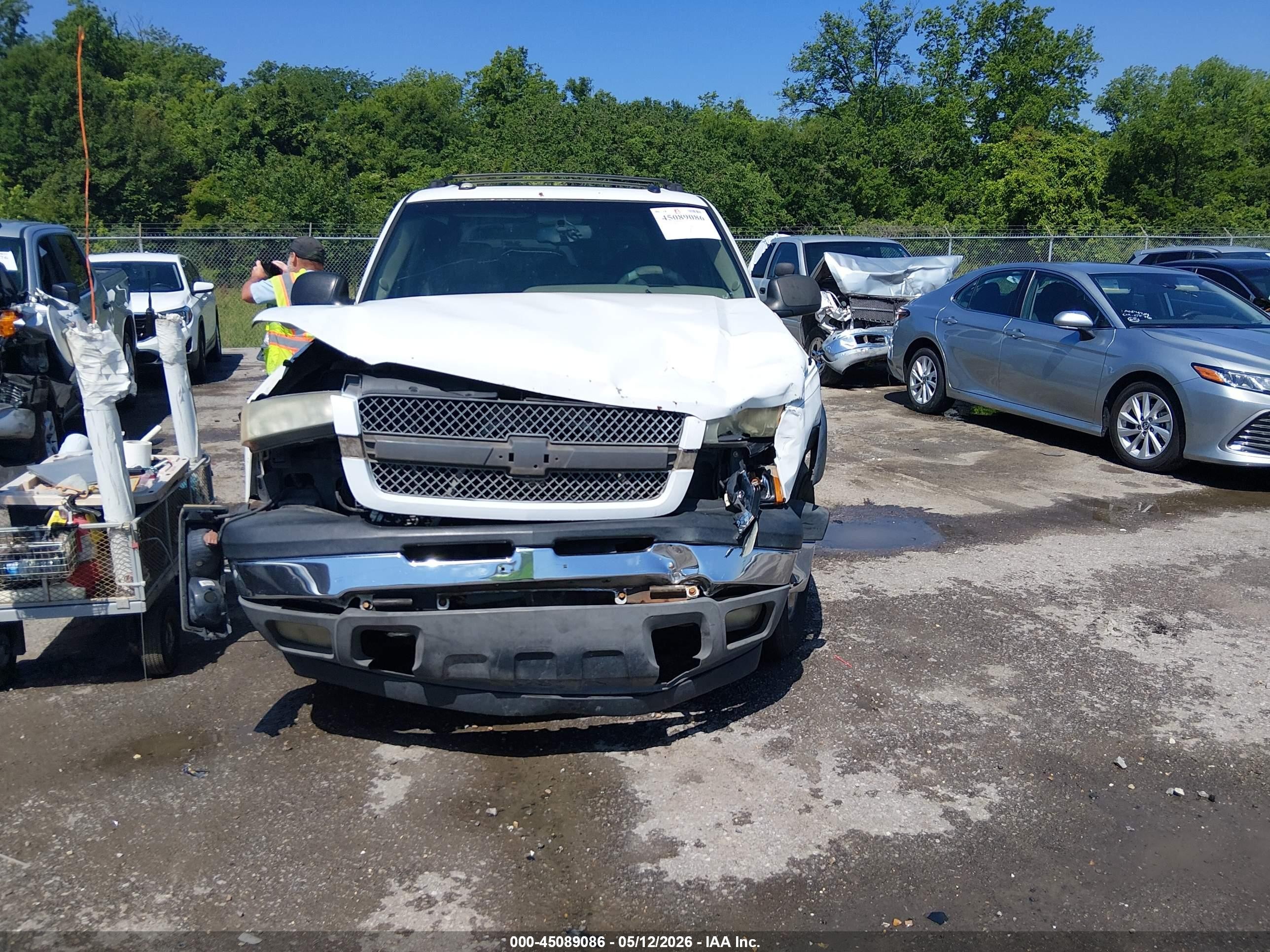 2003 Chevrolet Avalanche 1500   White vin: 3GNEC13T83G251400