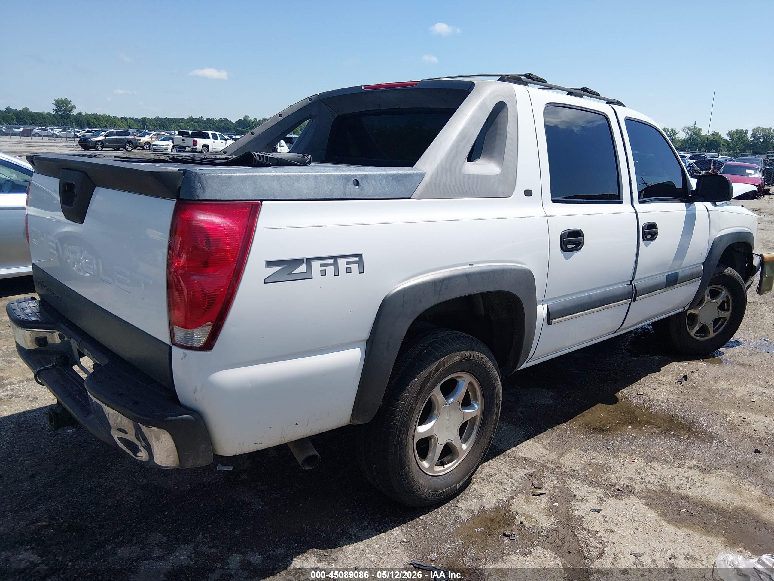 2003 Chevrolet Avalanche 1500   White vin: 3GNEC13T83G251400