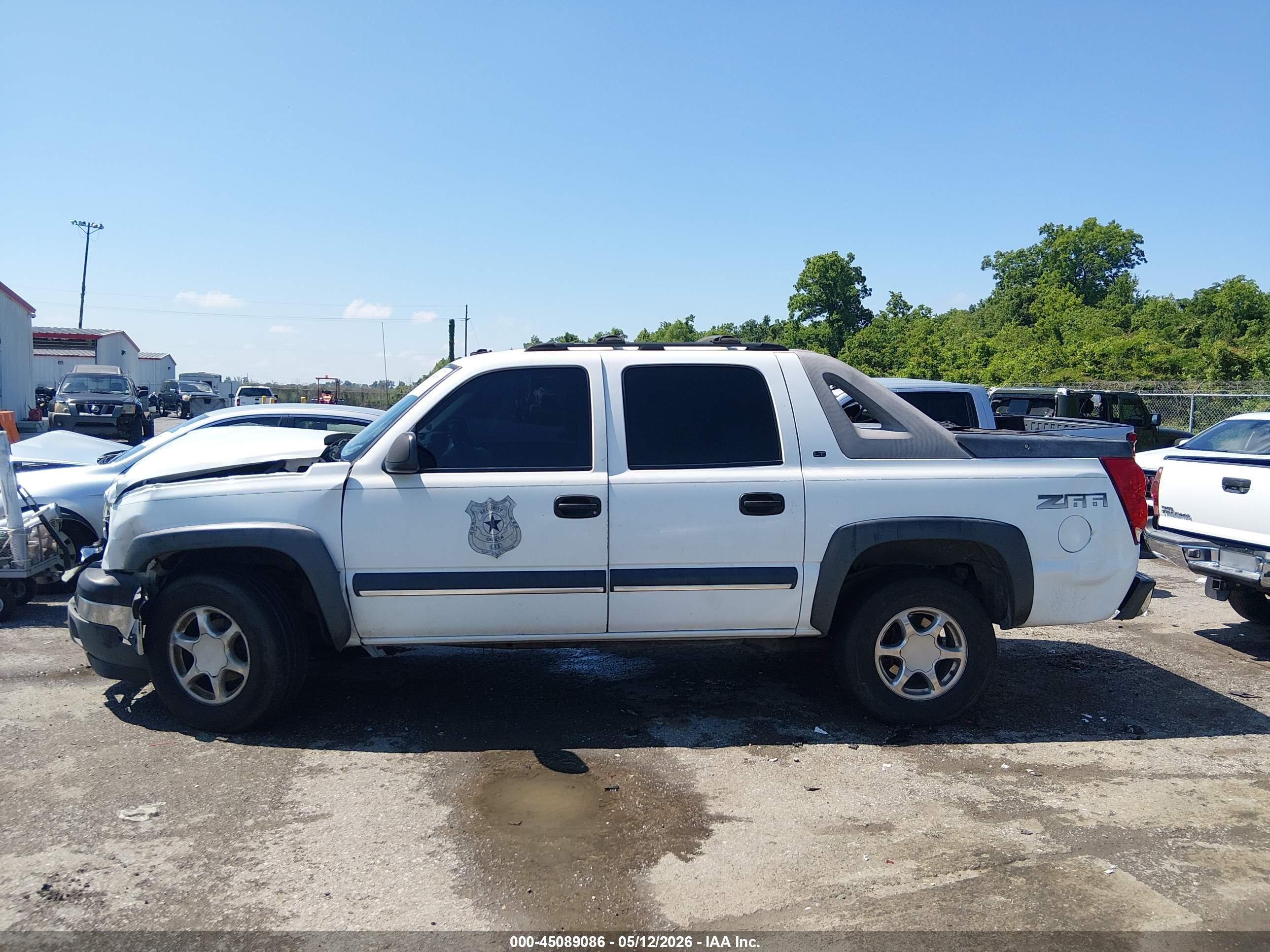2003 Chevrolet Avalanche 1500   White vin: 3GNEC13T83G251400