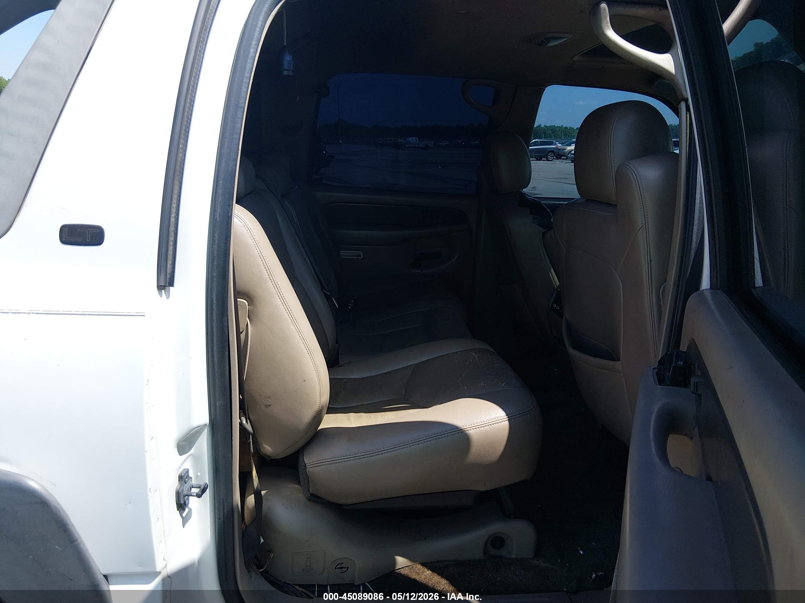 2003 Chevrolet Avalanche 1500   White vin: 3GNEC13T83G251400