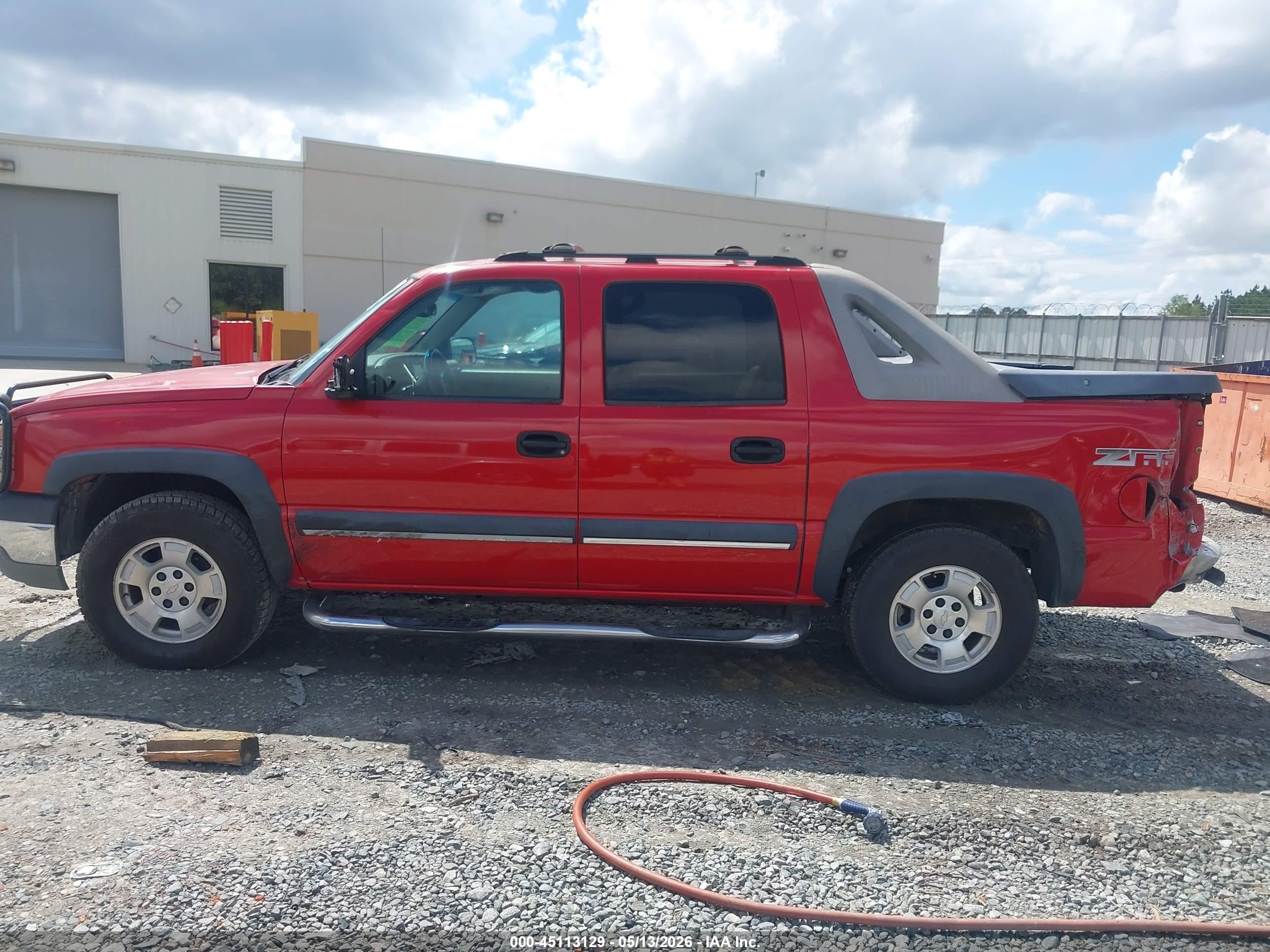 2003 Chevrolet Avalanche 1500   Red vin: 3GNEC13T83G327584