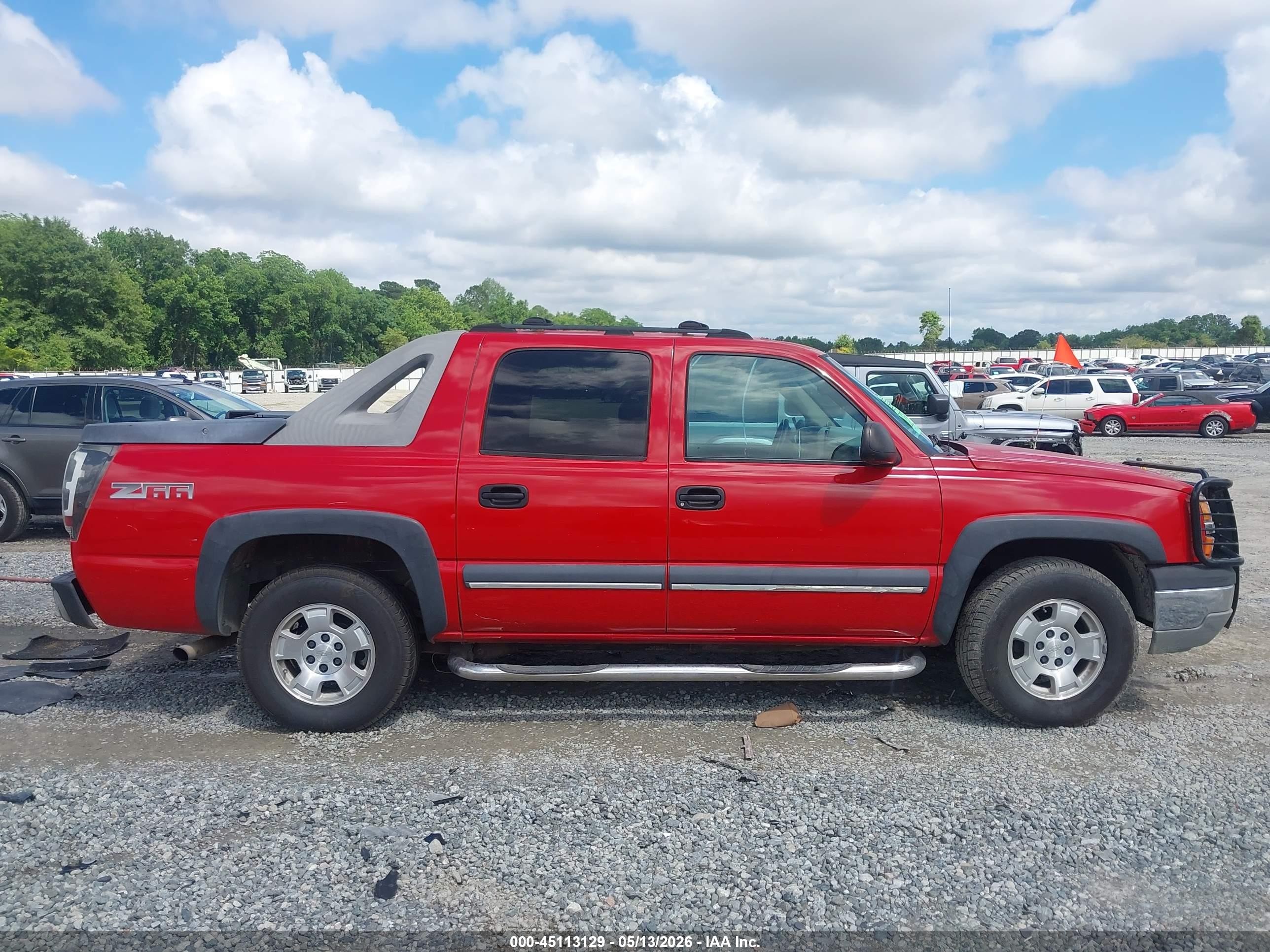 2003 Chevrolet Avalanche 1500   Red vin: 3GNEC13T83G327584