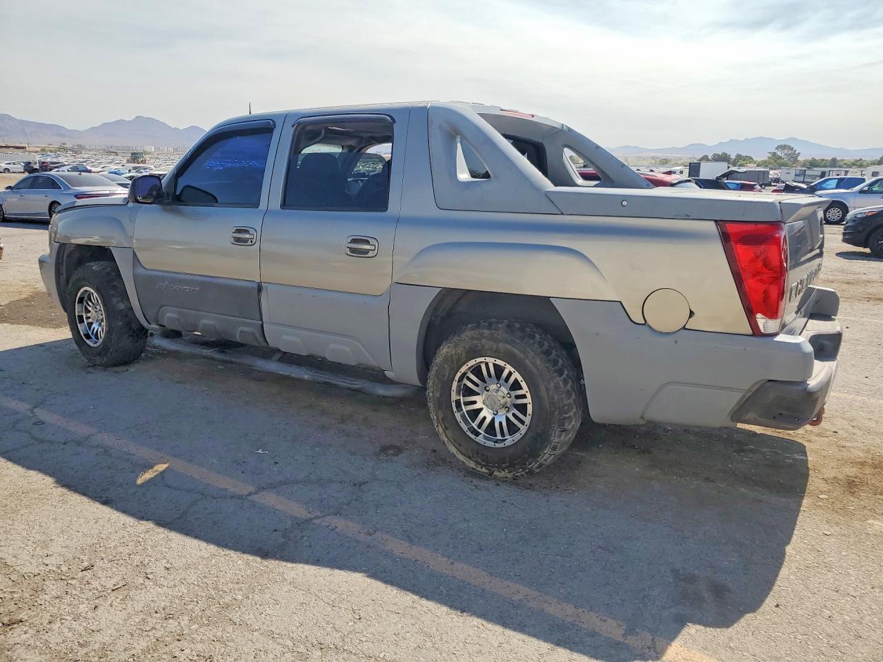2002 Chevrolet Avalanche C1500 Желто-коричневый vin: 3GNEC13T92G105862
