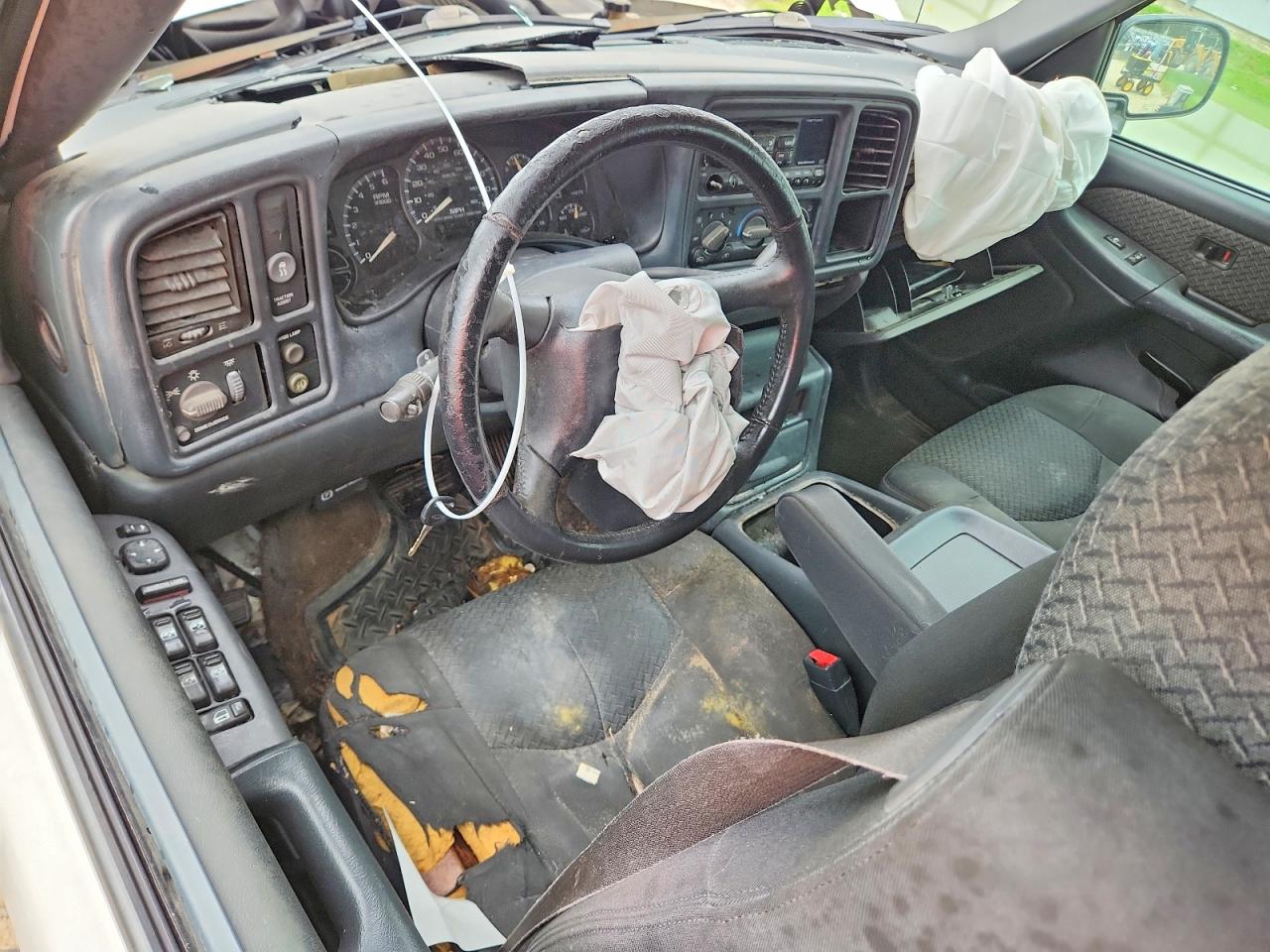 2002 Chevrolet Avalanche C1500 White vin: 3GNEC13TX2G101769
