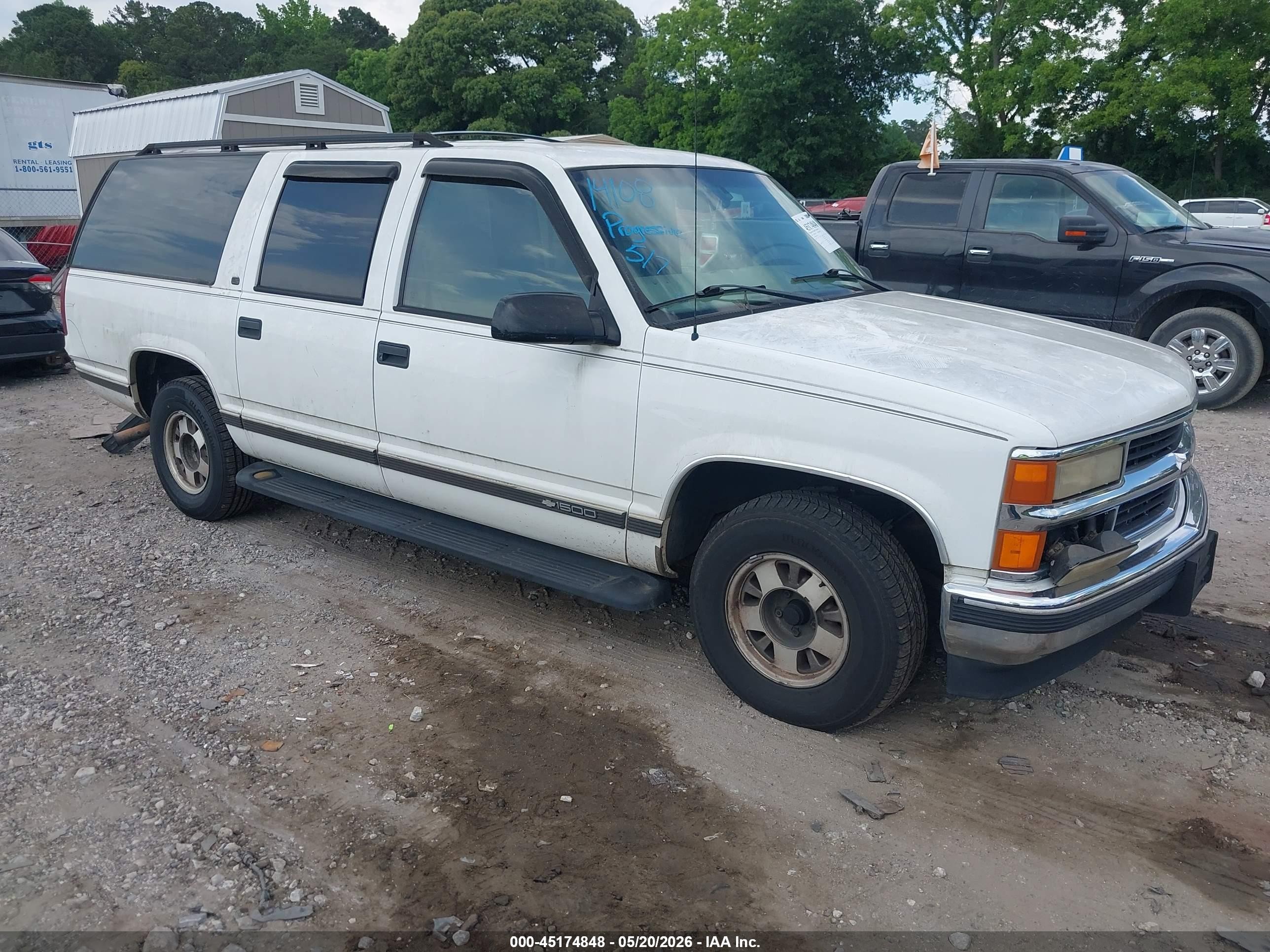 1999 Chevrolet Suburban 1500 Lt White vin: 3GNEC16R0XG246763