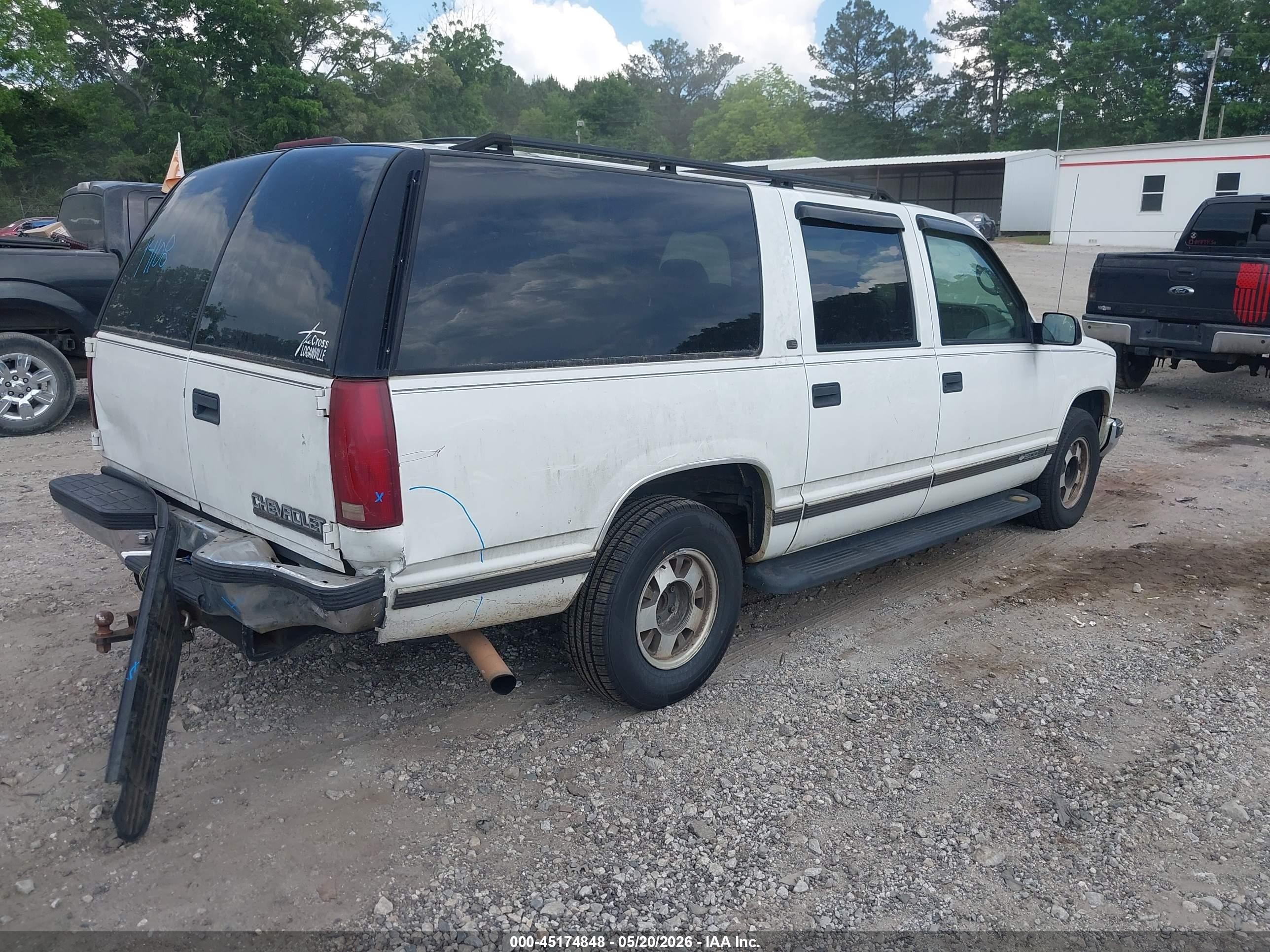 1999 Chevrolet Suburban 1500 Lt White vin: 3GNEC16R0XG246763