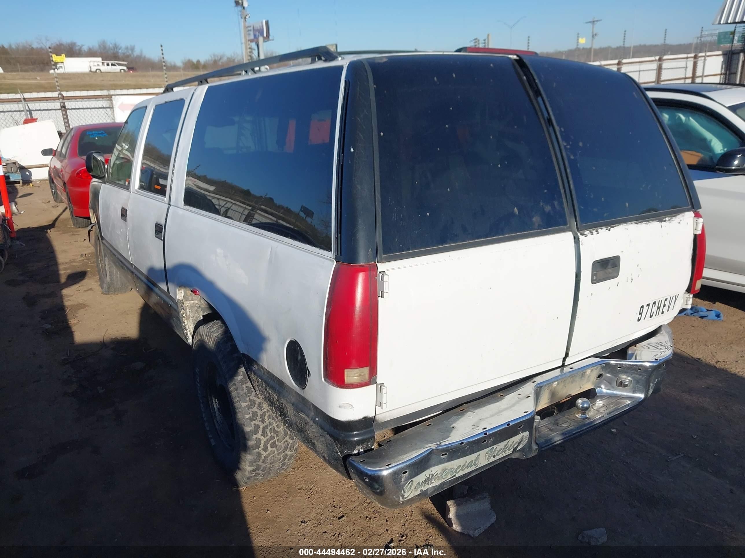 1997 Chevrolet Suburban 1500   Белый vin: 3GNEC16R3VG153085