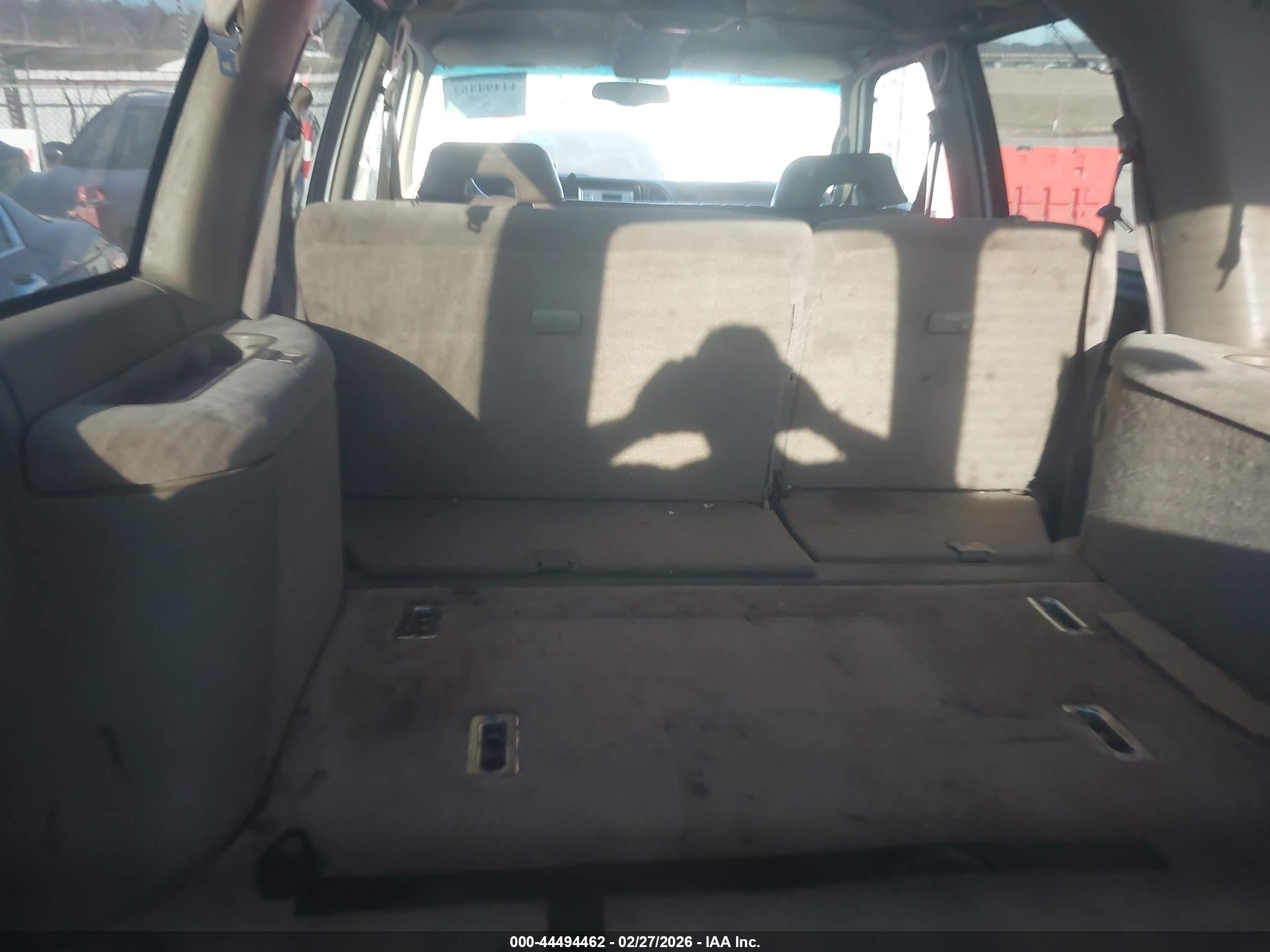 1997 Chevrolet Suburban 1500   Белый vin: 3GNEC16R3VG153085