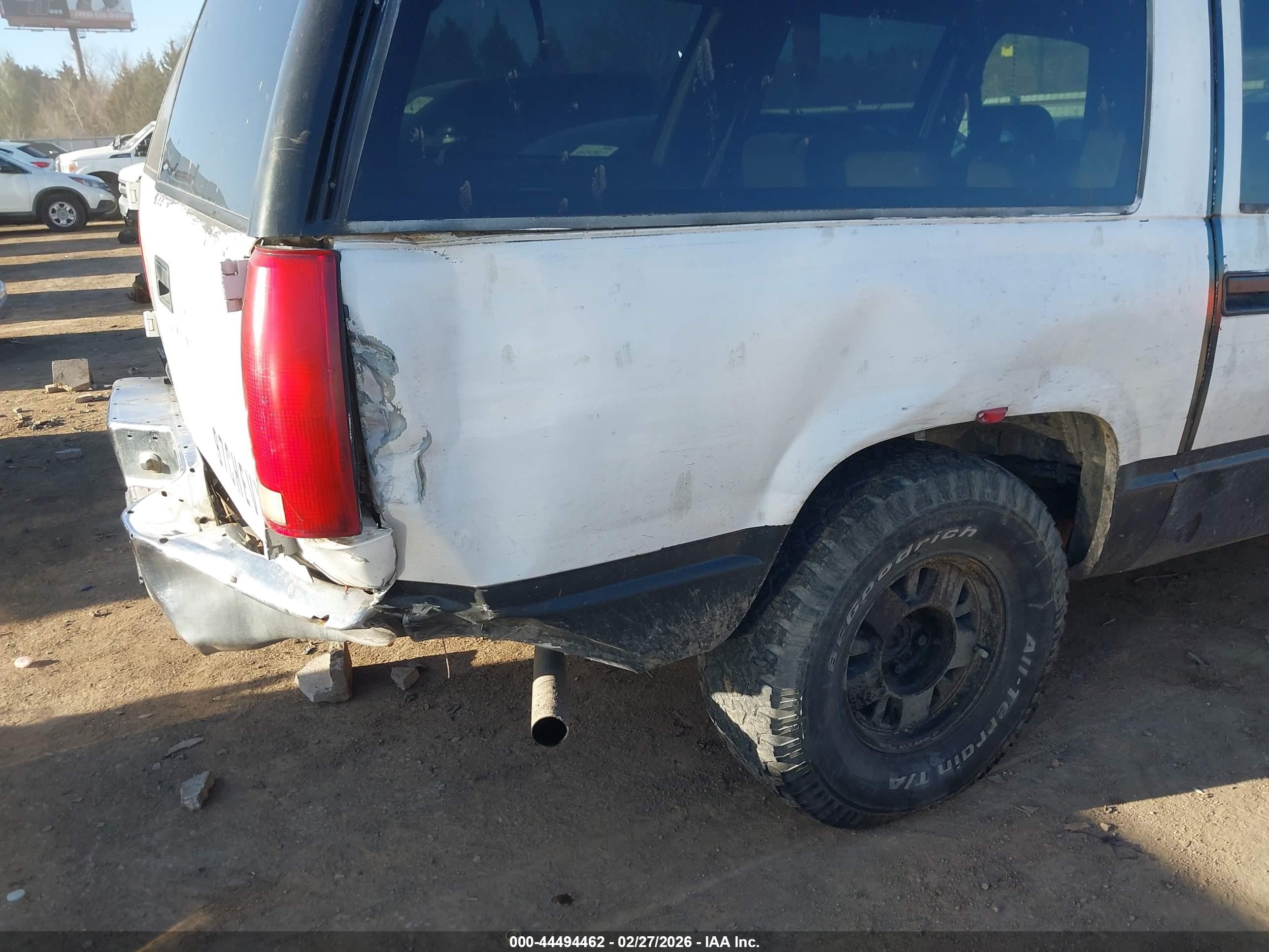 1997 Chevrolet Suburban 1500   Белый vin: 3GNEC16R3VG153085