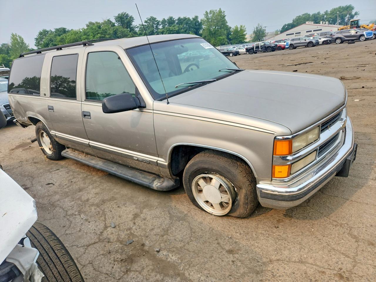 1999 Chevrolet Suburban C1500 Tan vin: 3GNEC16R3XG143255
