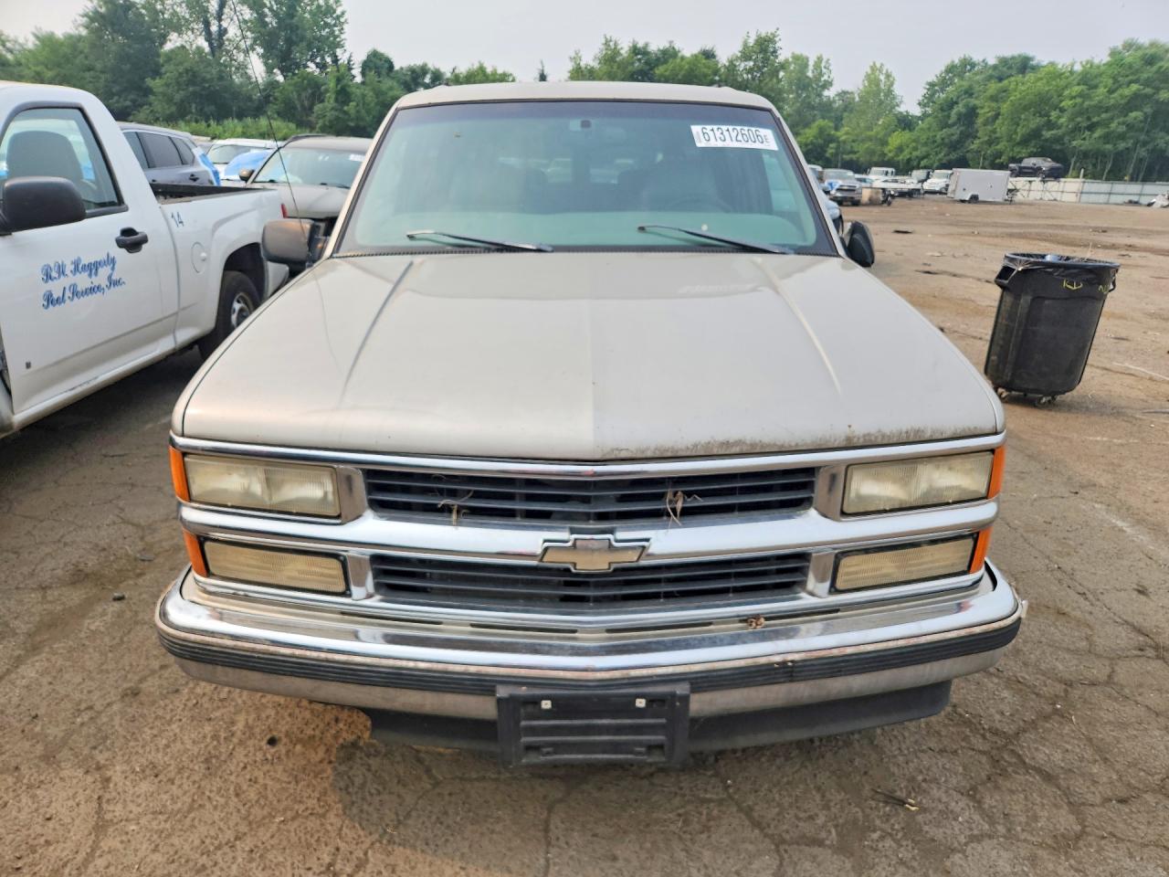 1999 Chevrolet Suburban C1500 Tan vin: 3GNEC16R3XG143255