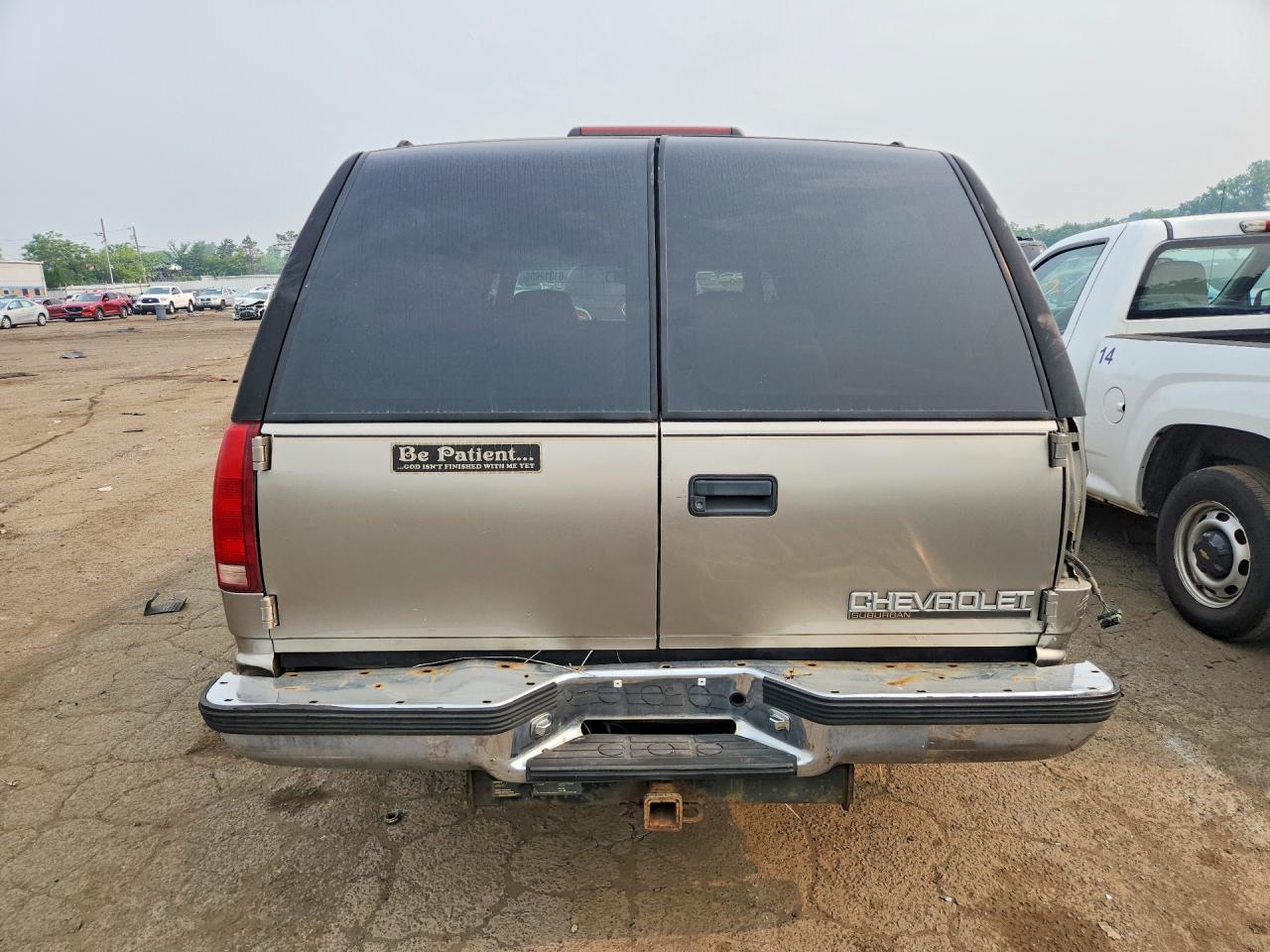 1999 Chevrolet Suburban C1500 Tan vin: 3GNEC16R3XG143255