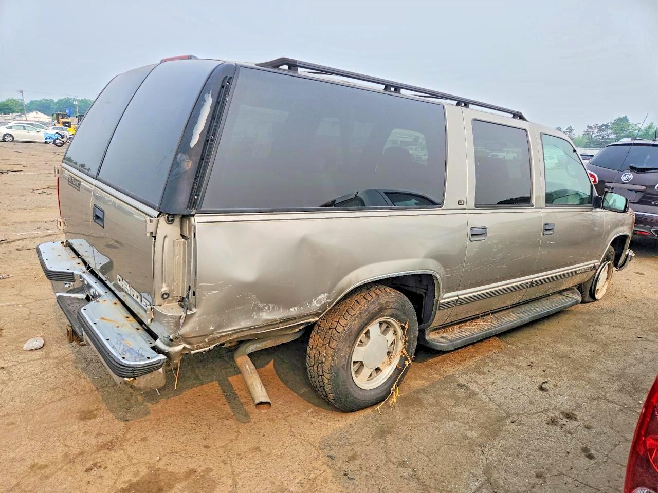 1999 Chevrolet Suburban C1500 Tan vin: 3GNEC16R3XG143255