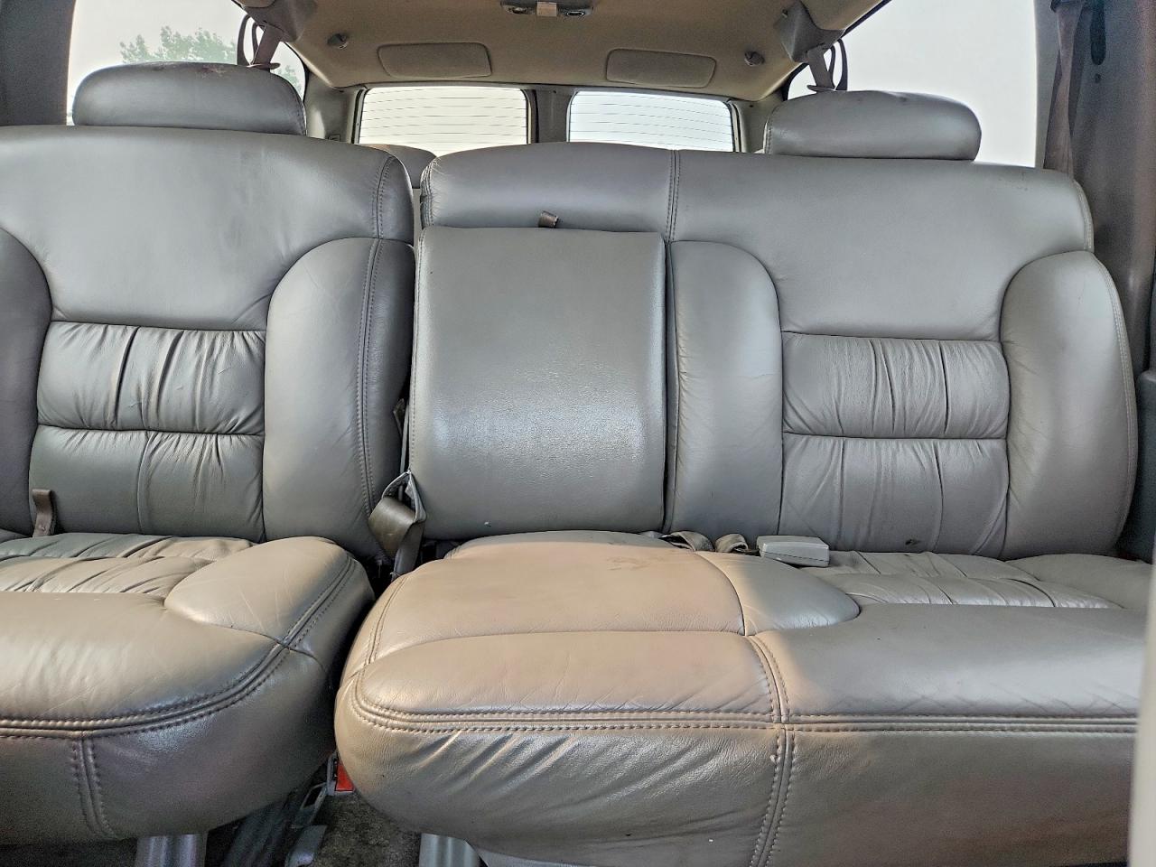 1999 Chevrolet Suburban C1500 Tan vin: 3GNEC16R3XG143255