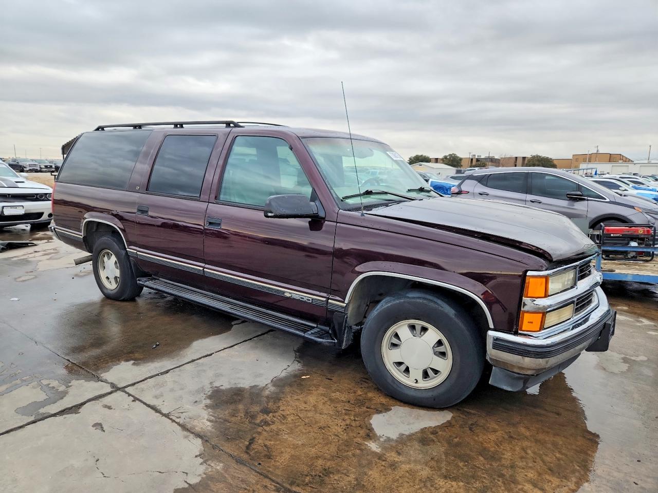 1997 Chevrolet Suburban C1500 Maroon vin: 3GNEC16R4VG125795