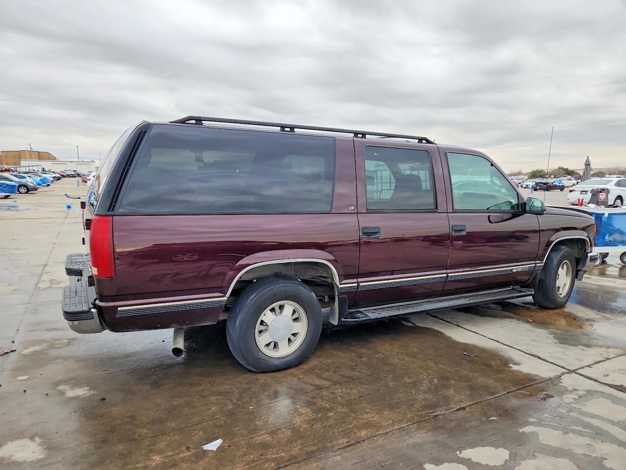 1997 Chevrolet Suburban C1500 Maroon vin: 3GNEC16R4VG125795
