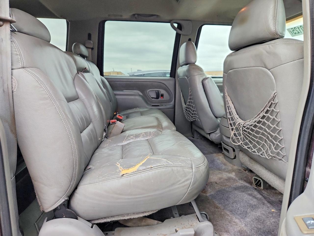 1997 Chevrolet Suburban C1500 Maroon vin: 3GNEC16R4VG125795