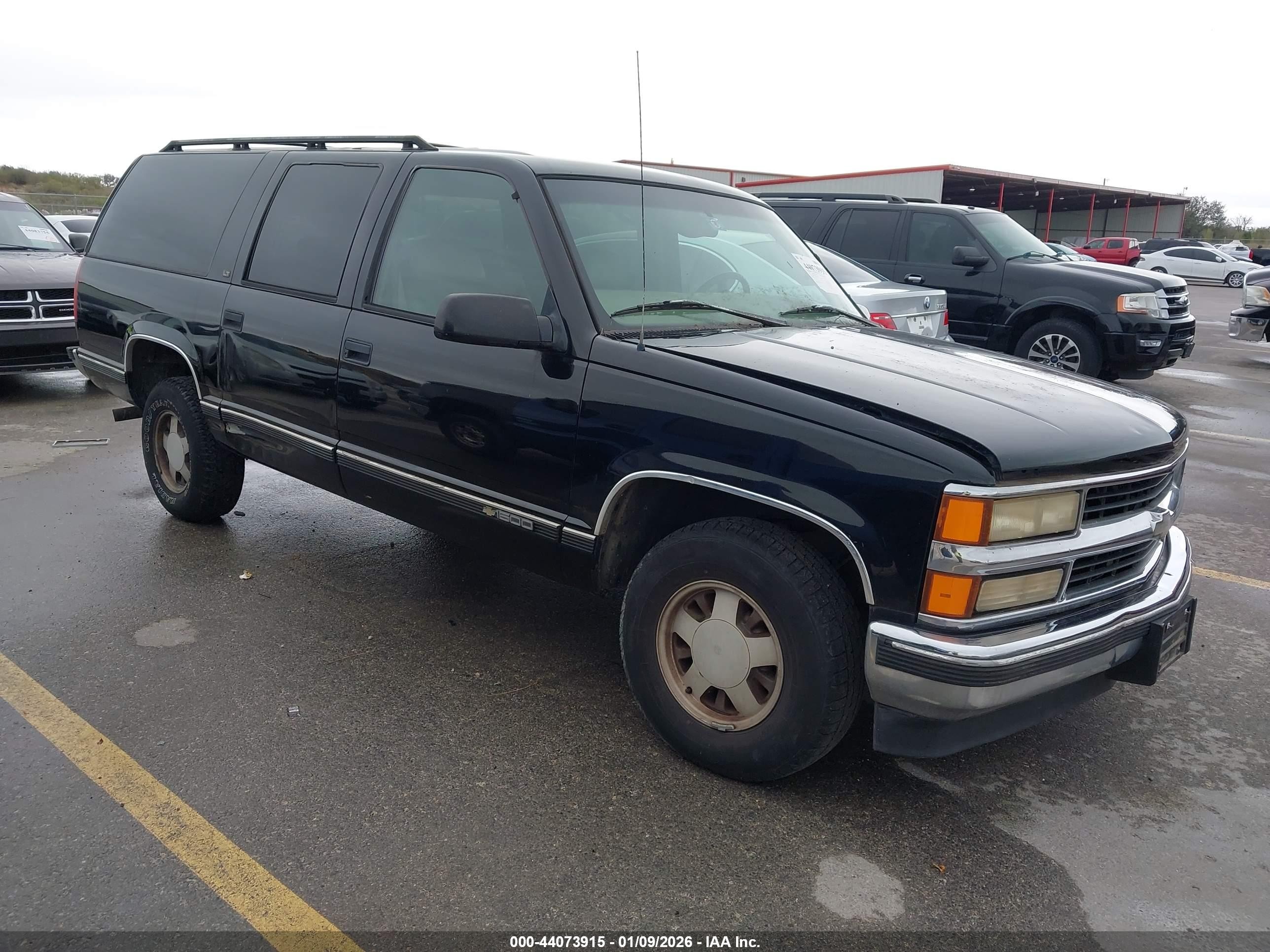 1997 Chevrolet Suburban 1500   Beige vin: 3GNEC16R4VG141107