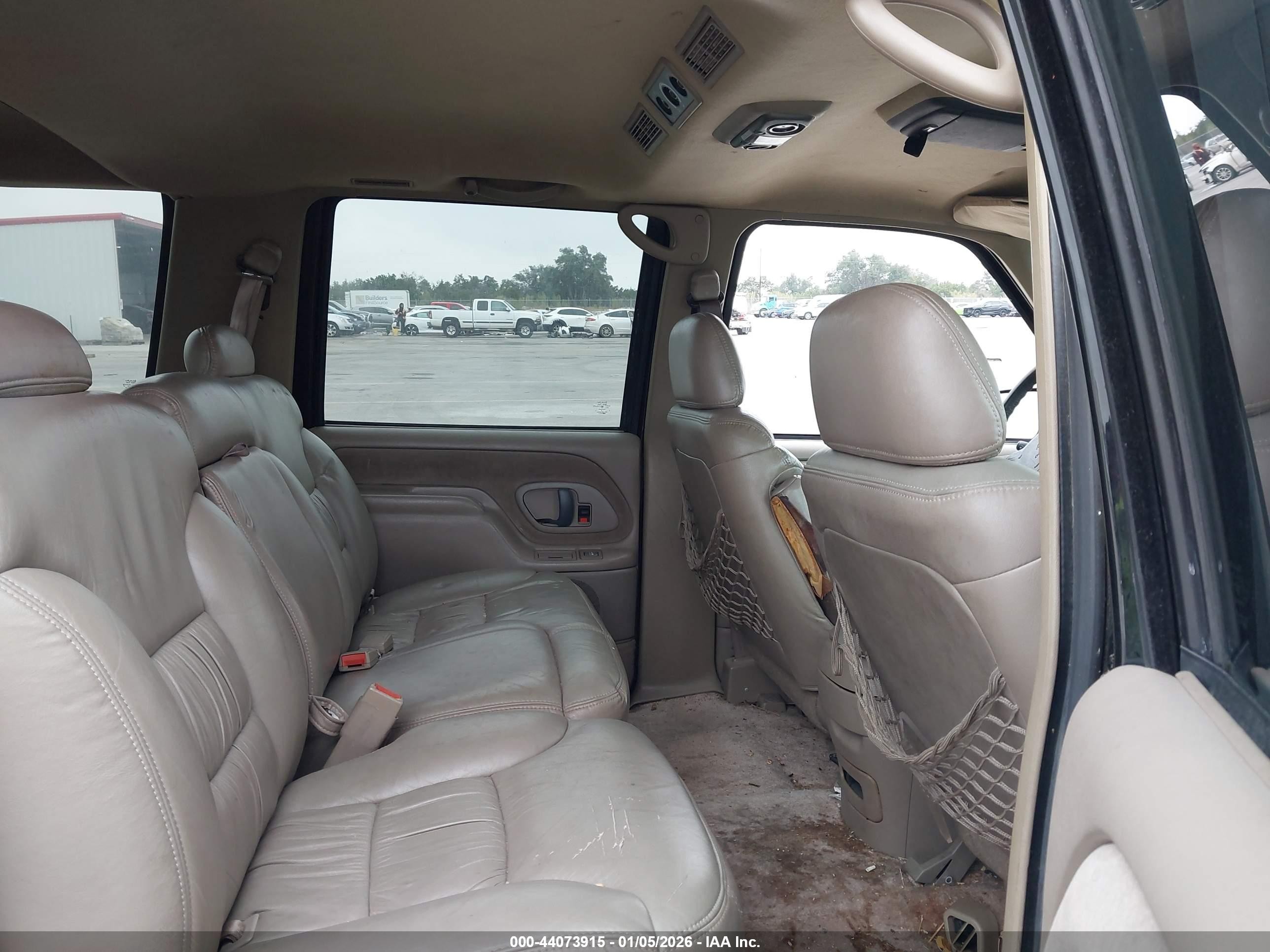 1997 Chevrolet Suburban 1500   Beige vin: 3GNEC16R4VG141107