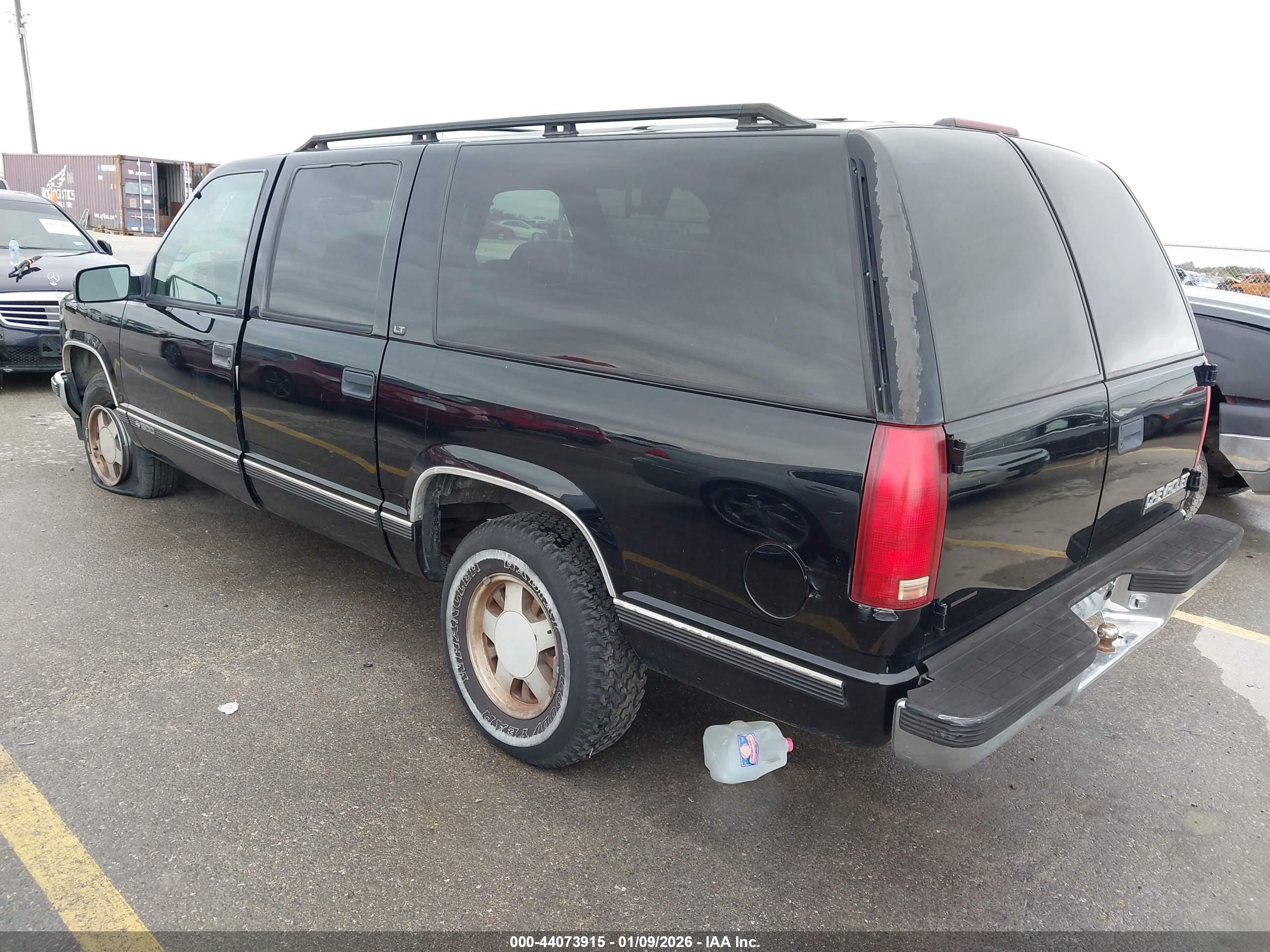 1997 Chevrolet Suburban 1500   Beige vin: 3GNEC16R4VG141107