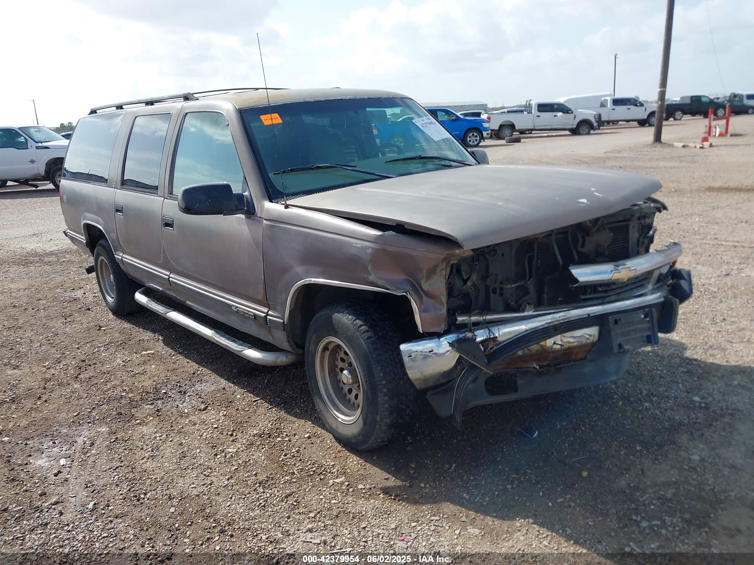 1998 Chevrolet Suburban 1500   Brown vin: 3GNEC16R4WG124339
